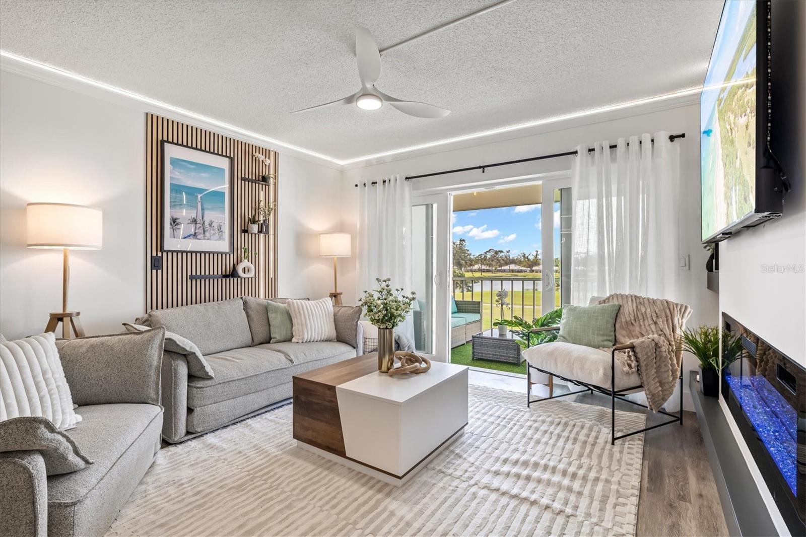 Image 16 of 89 For 437 Cerromar Lane 424