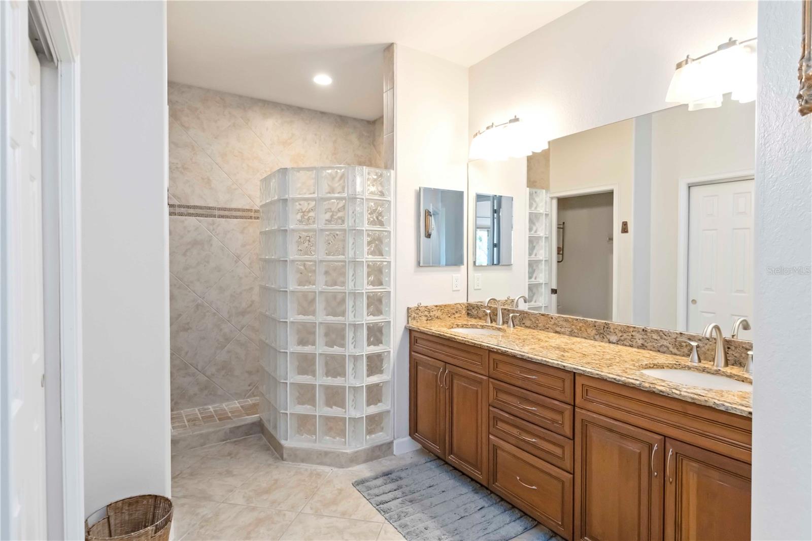 Image 23 of 69 For 206 Bella Vista Terrace 29d