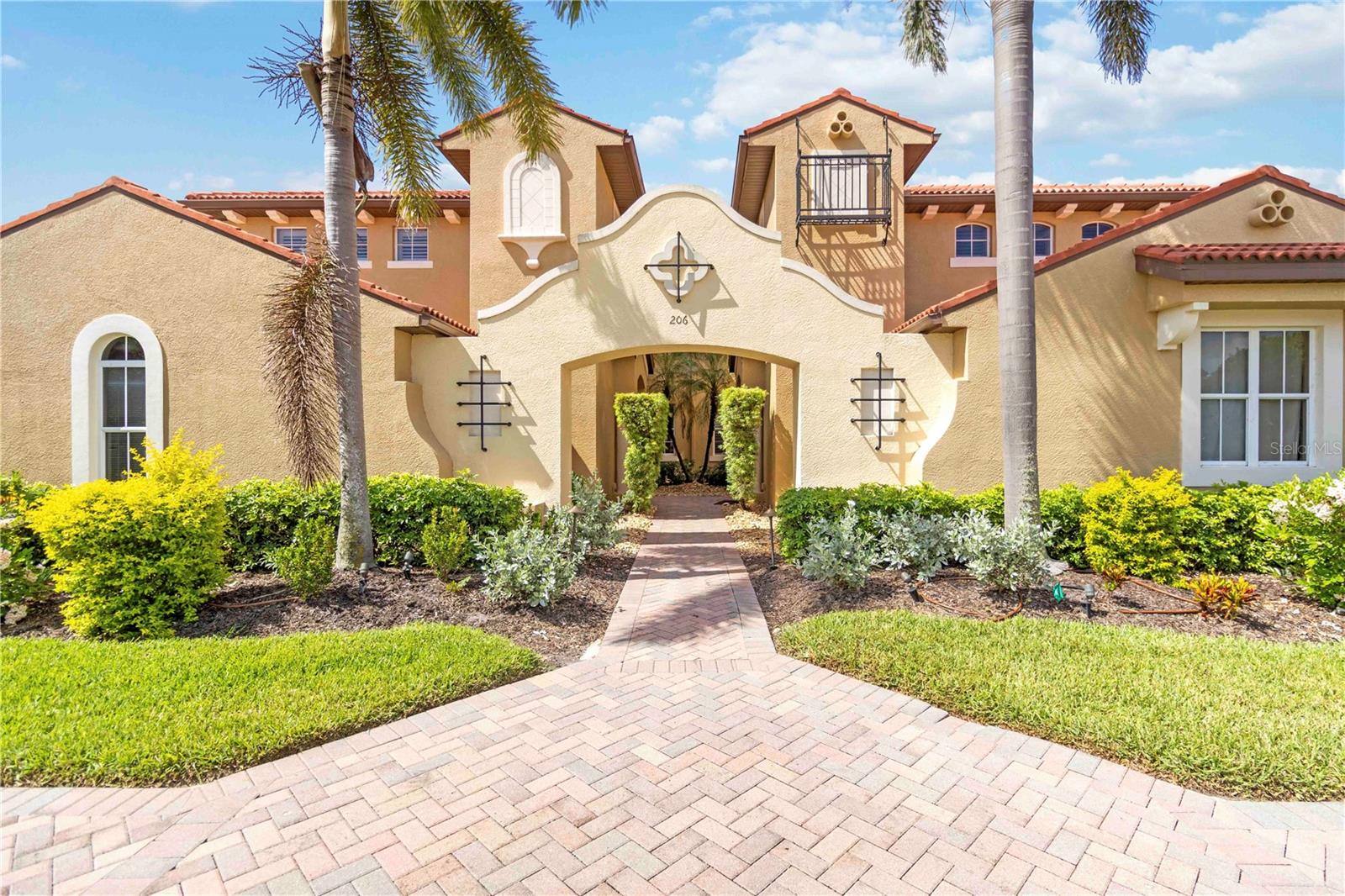 Image 4 of 69 For 206 Bella Vista Terrace 29d