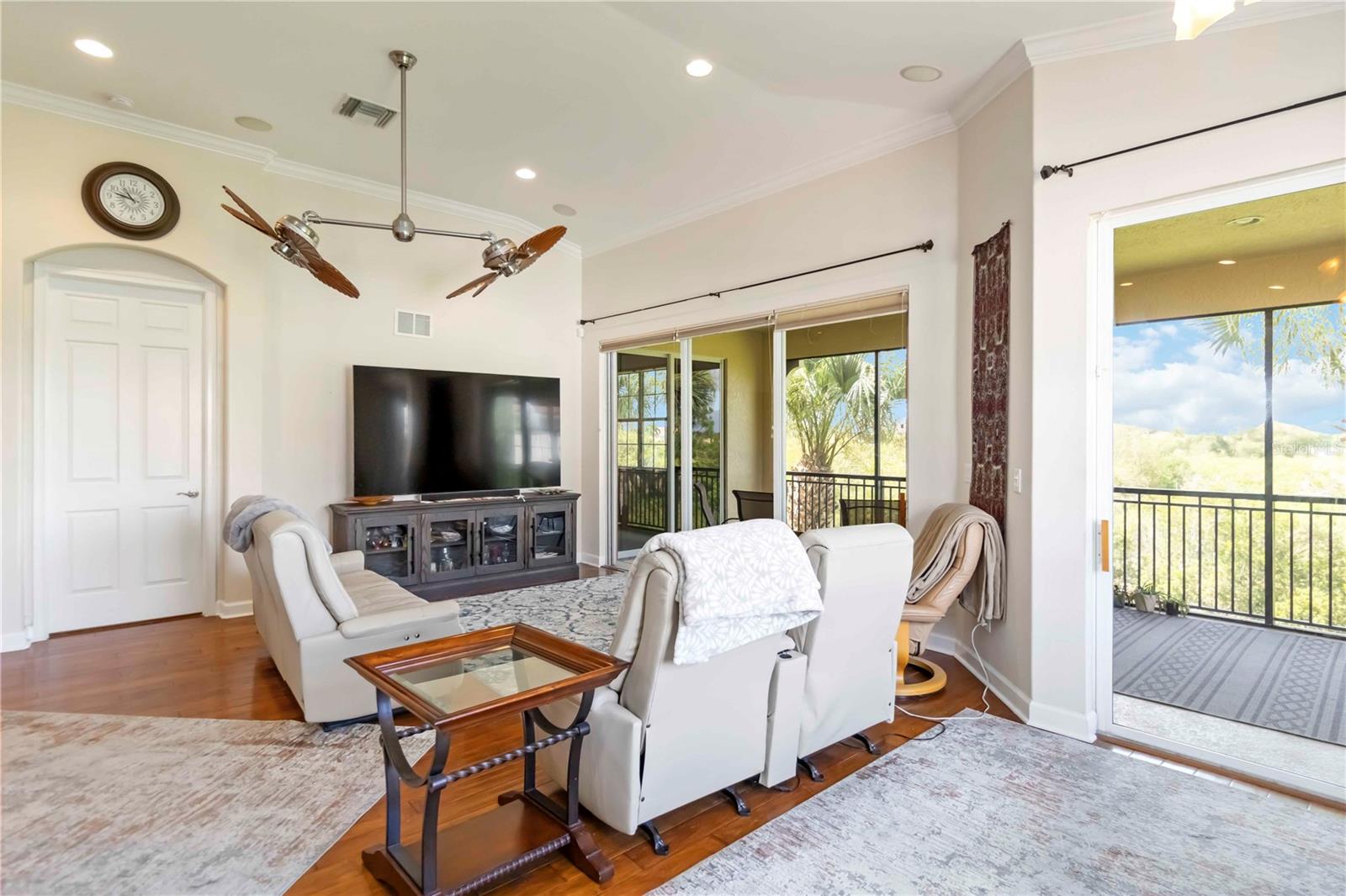 Image 7 of 69 For 206 Bella Vista Terrace 29d