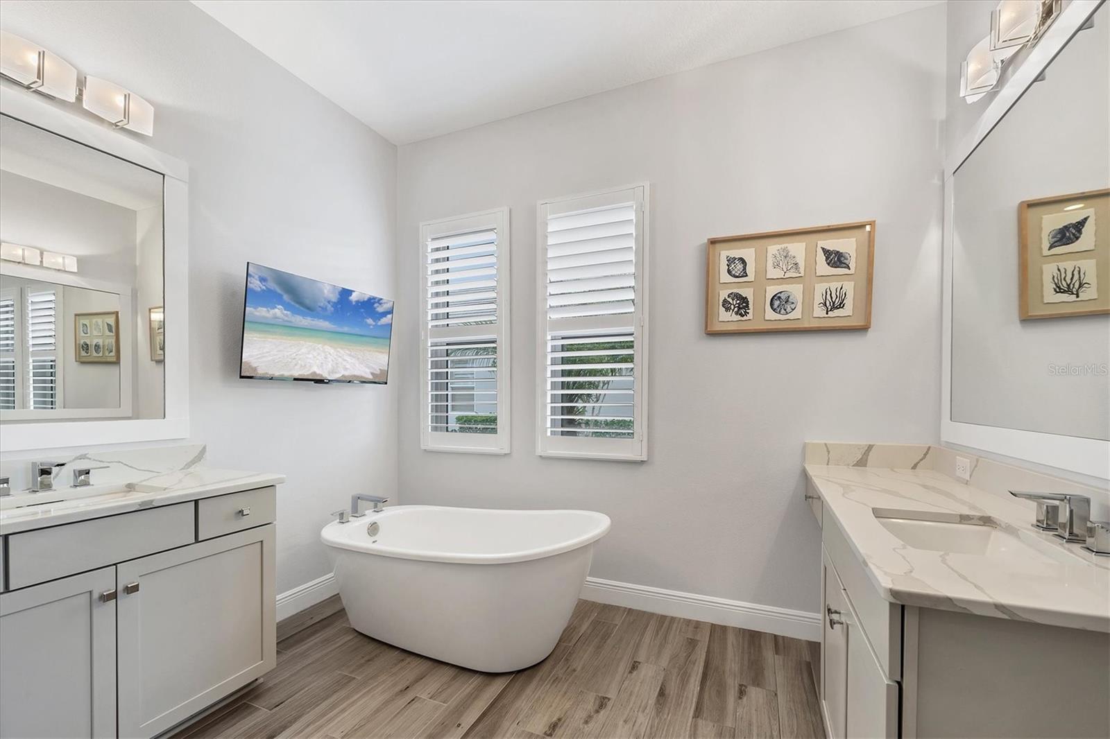 Image 19 of 100 For 8245 Grande Shores Drive