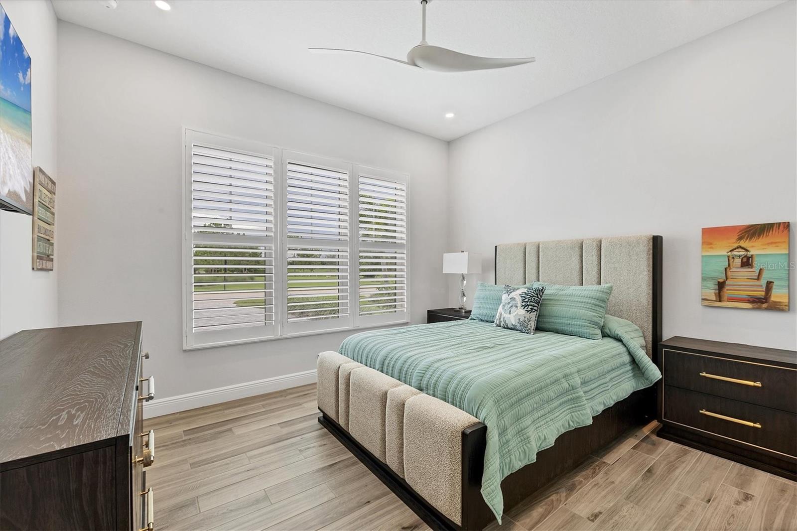 Image 21 of 100 For 8245 Grande Shores Drive