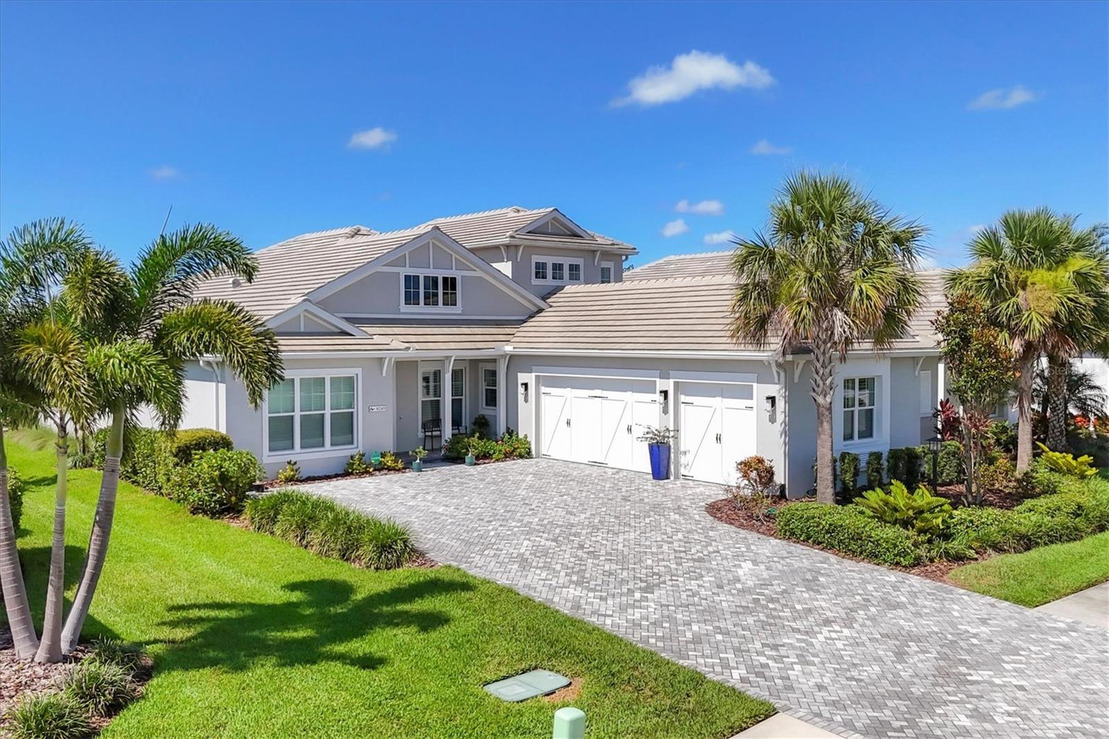 Image 4 of 100 For 8245 Grande Shores Drive