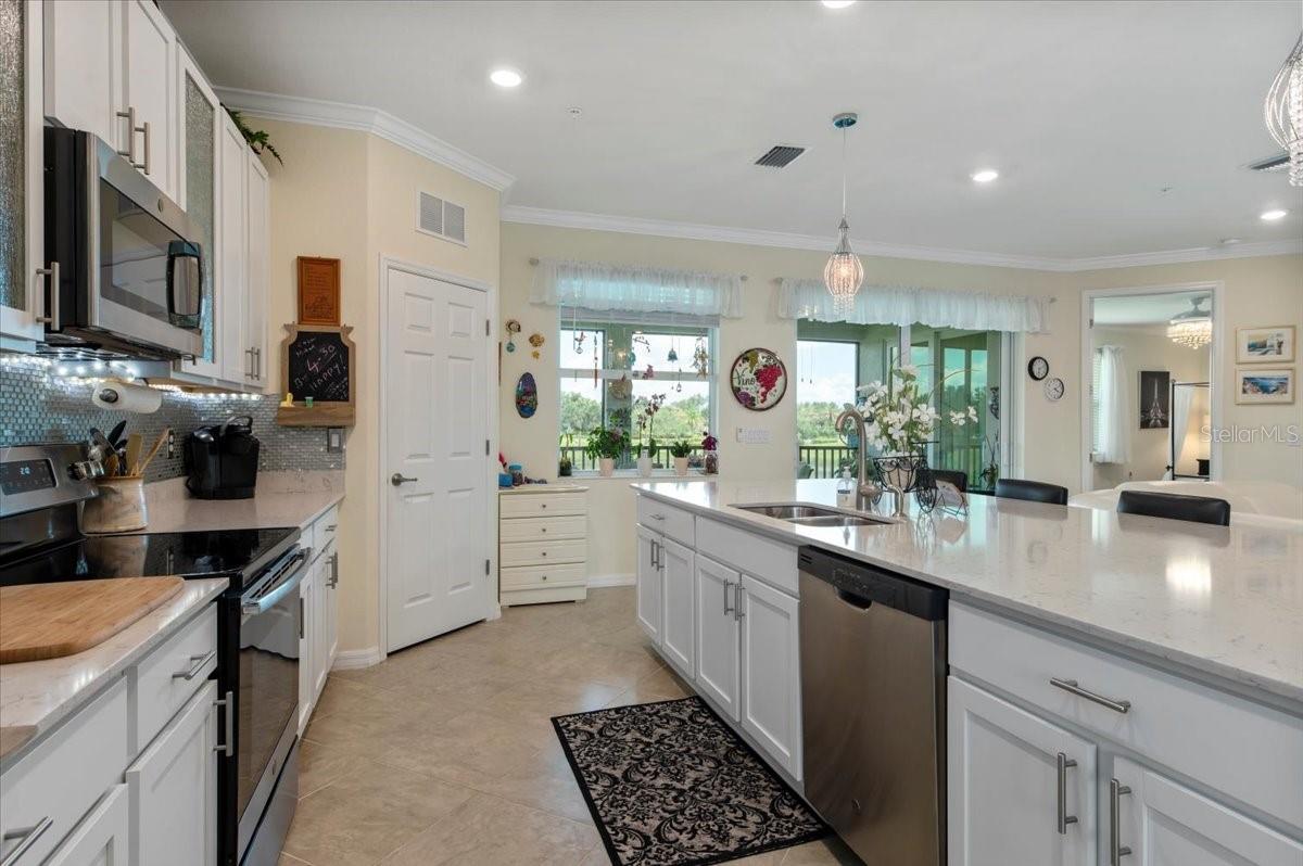Image 12 of 38 For 935 Tidewater Shores  721