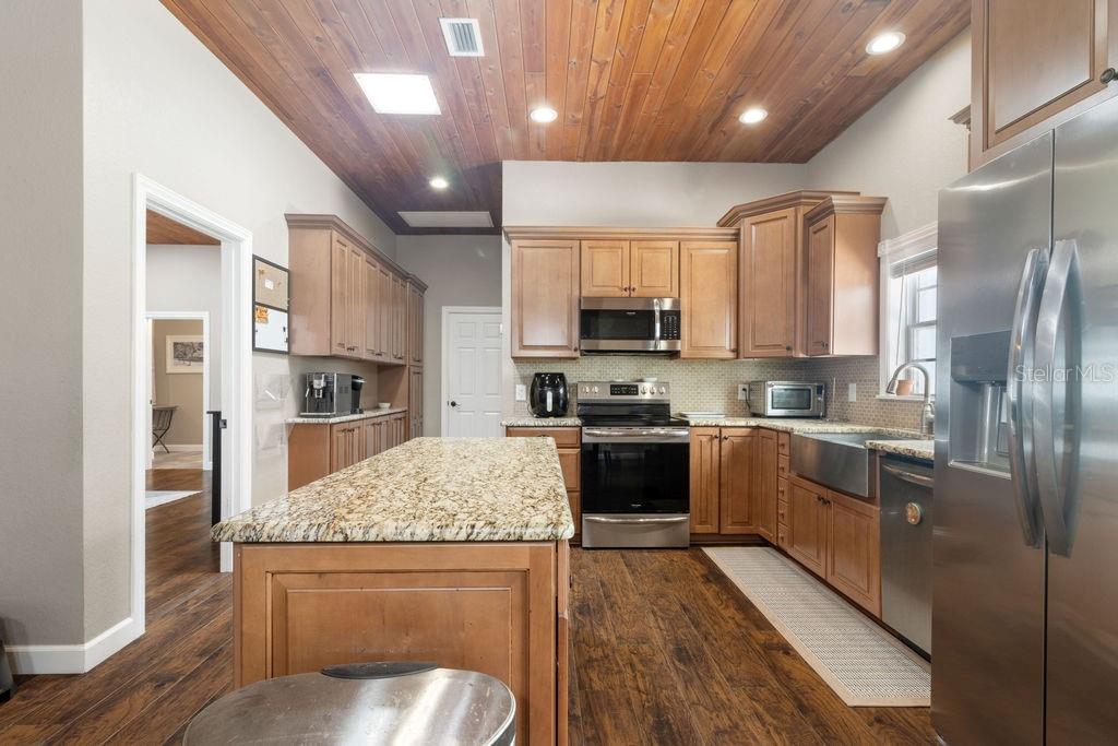 Image 11 of 46 For 3863 Albin Avenue
