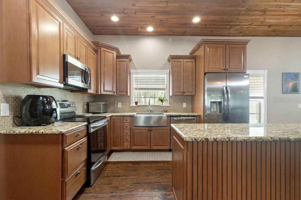 Image 12 of 46 For 3863 Albin Avenue
