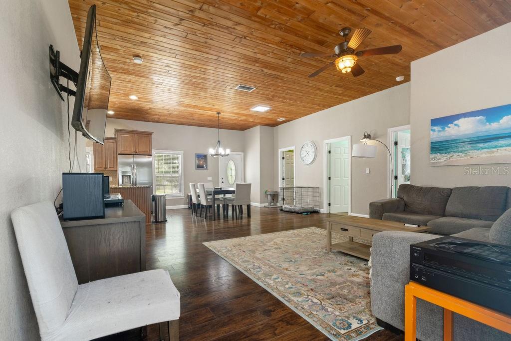 Image 14 of 46 For 3863 Albin Avenue