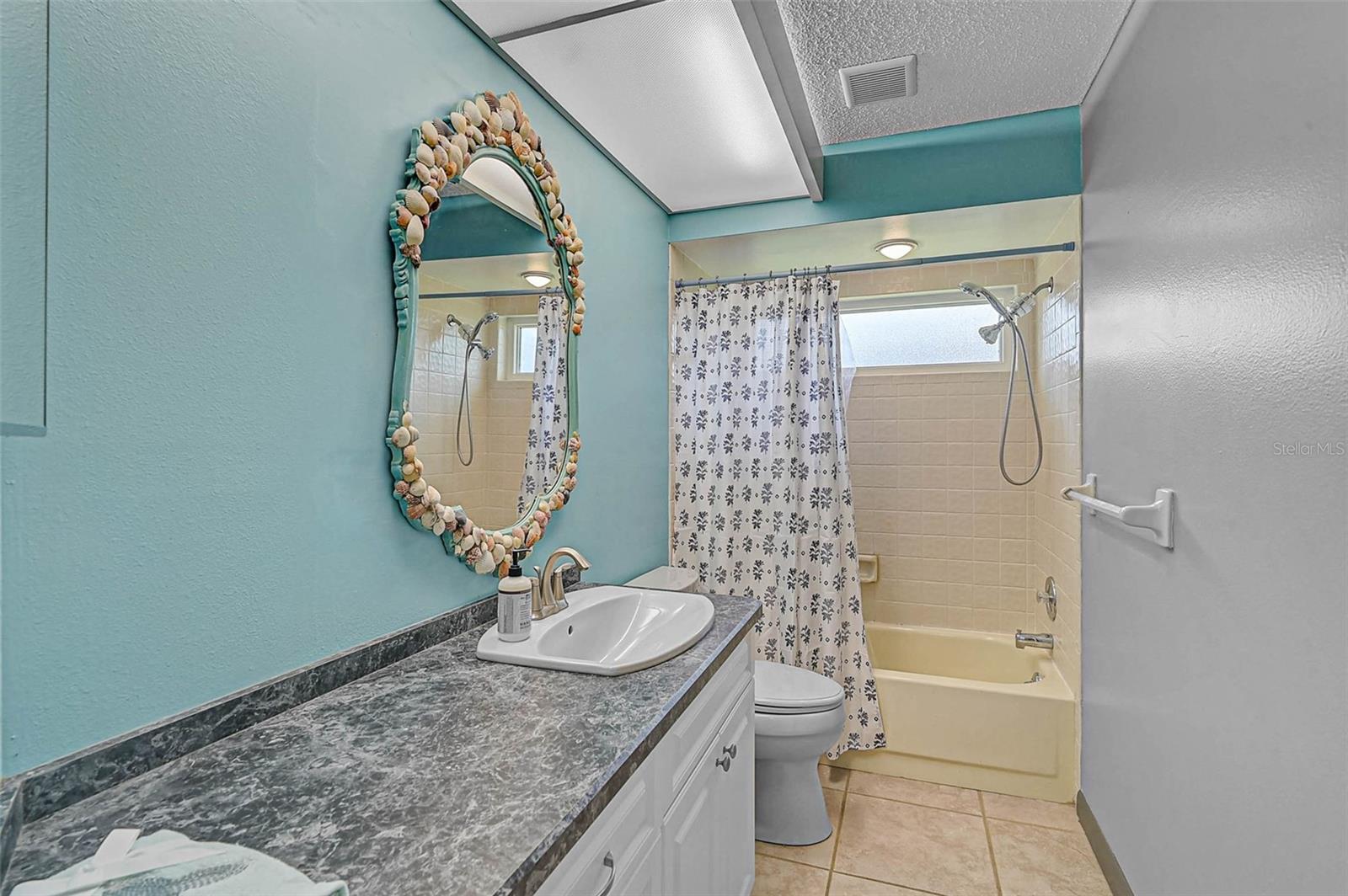 Image 17 of 32 For 903 Shannon Court