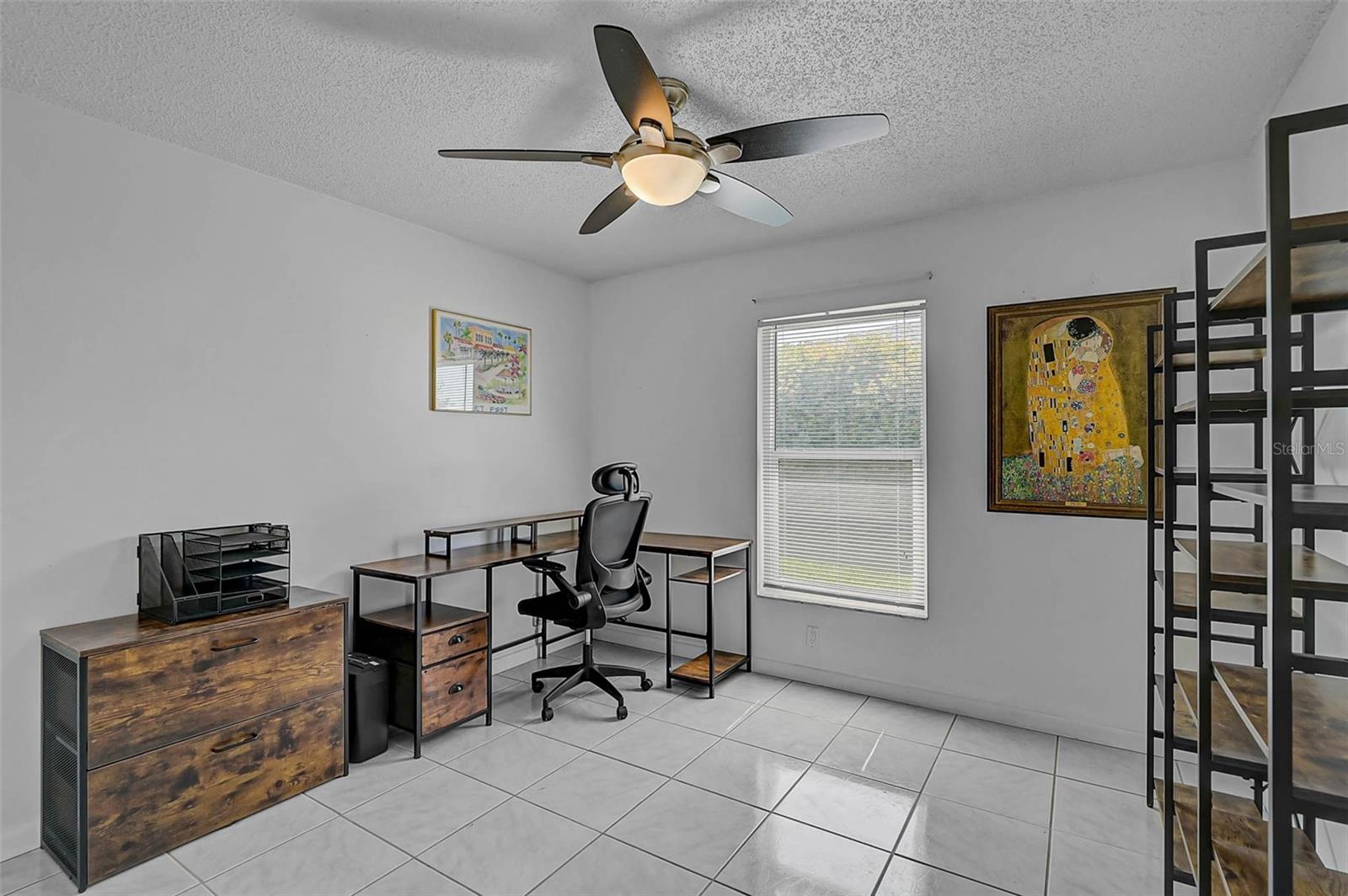 Image 18 of 32 For 903 Shannon Court