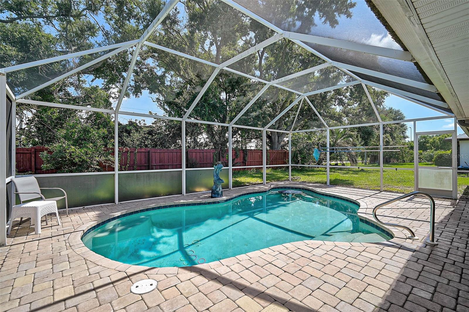 Image 23 of 32 For 903 Shannon Court