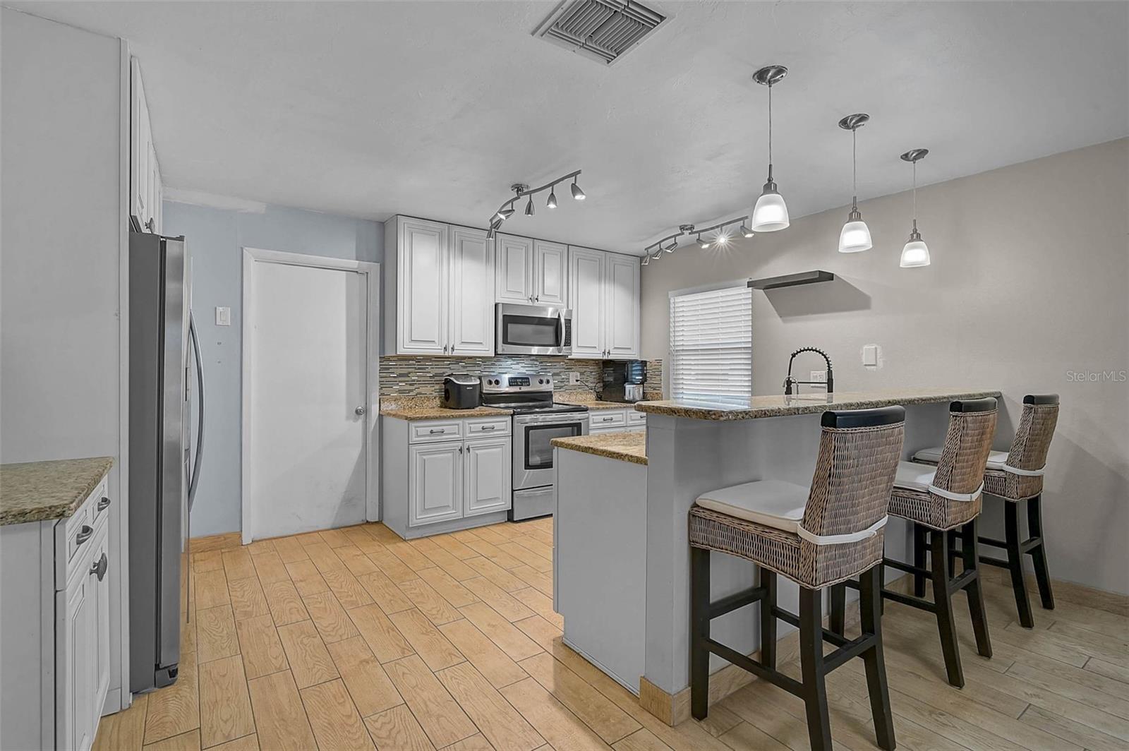Image 3 of 32 For 903 Shannon Court