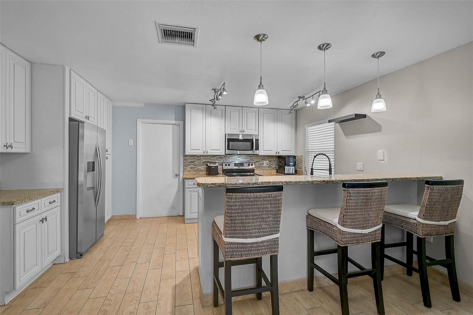 Image 4 of 32 For 903 Shannon Court