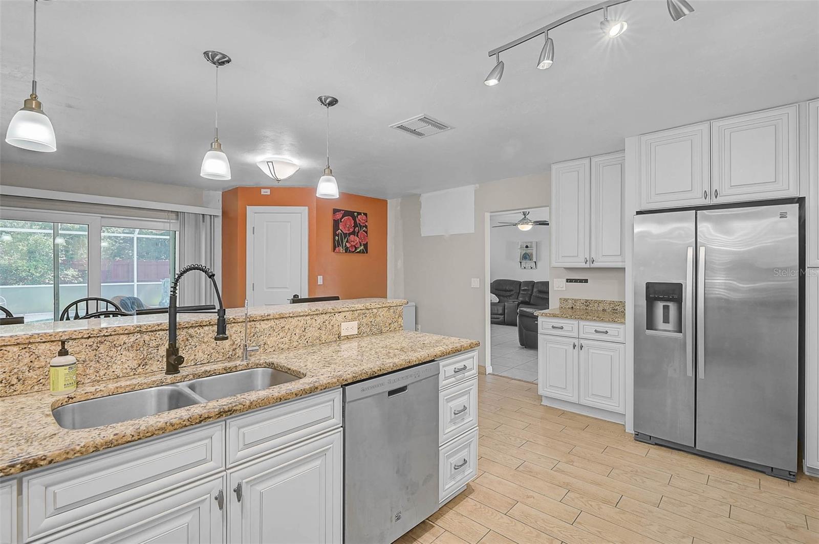Image 7 of 32 For 903 Shannon Court