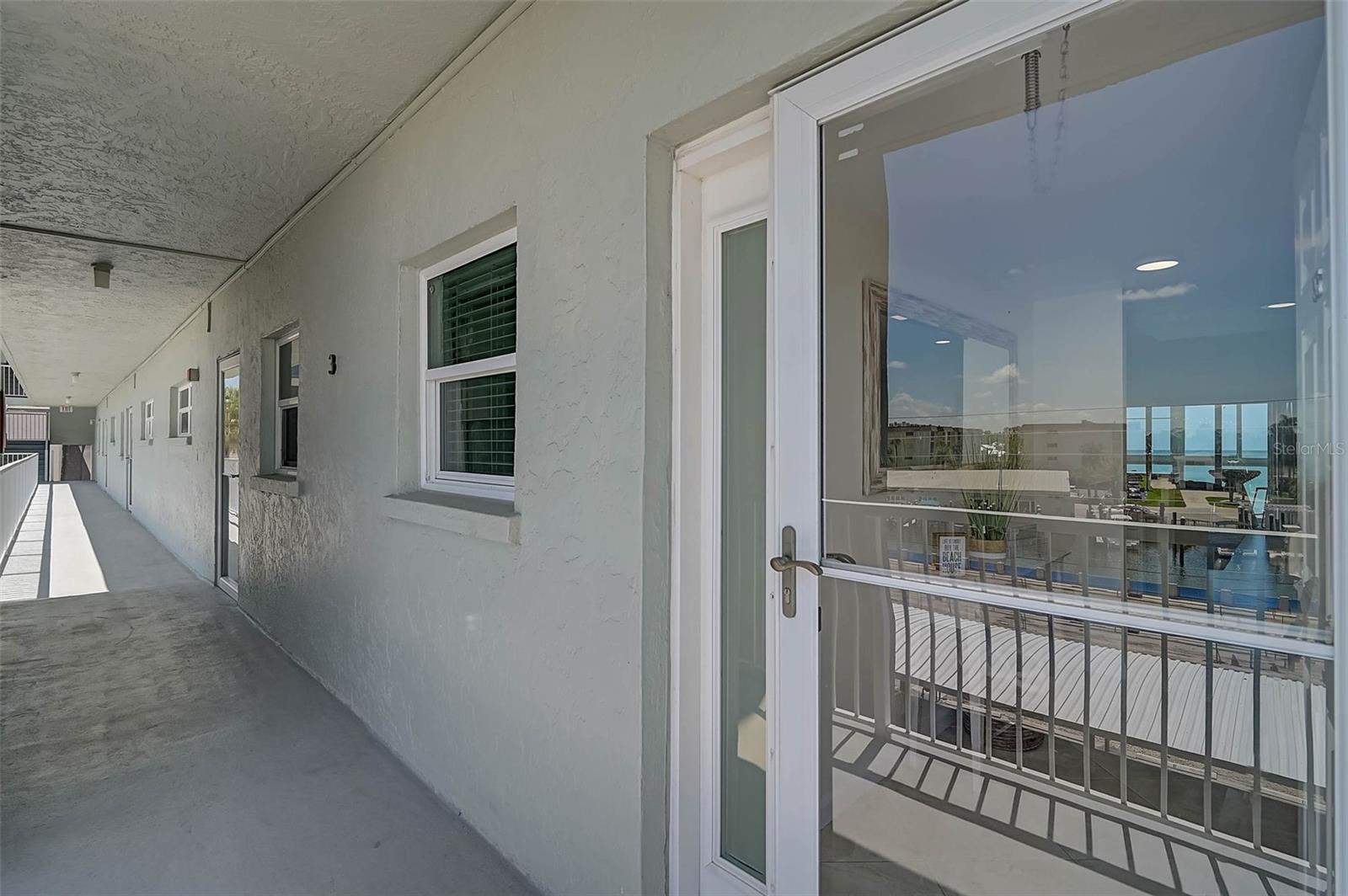 Image 9 of 62 For 950 Tarpon Center Drive 305