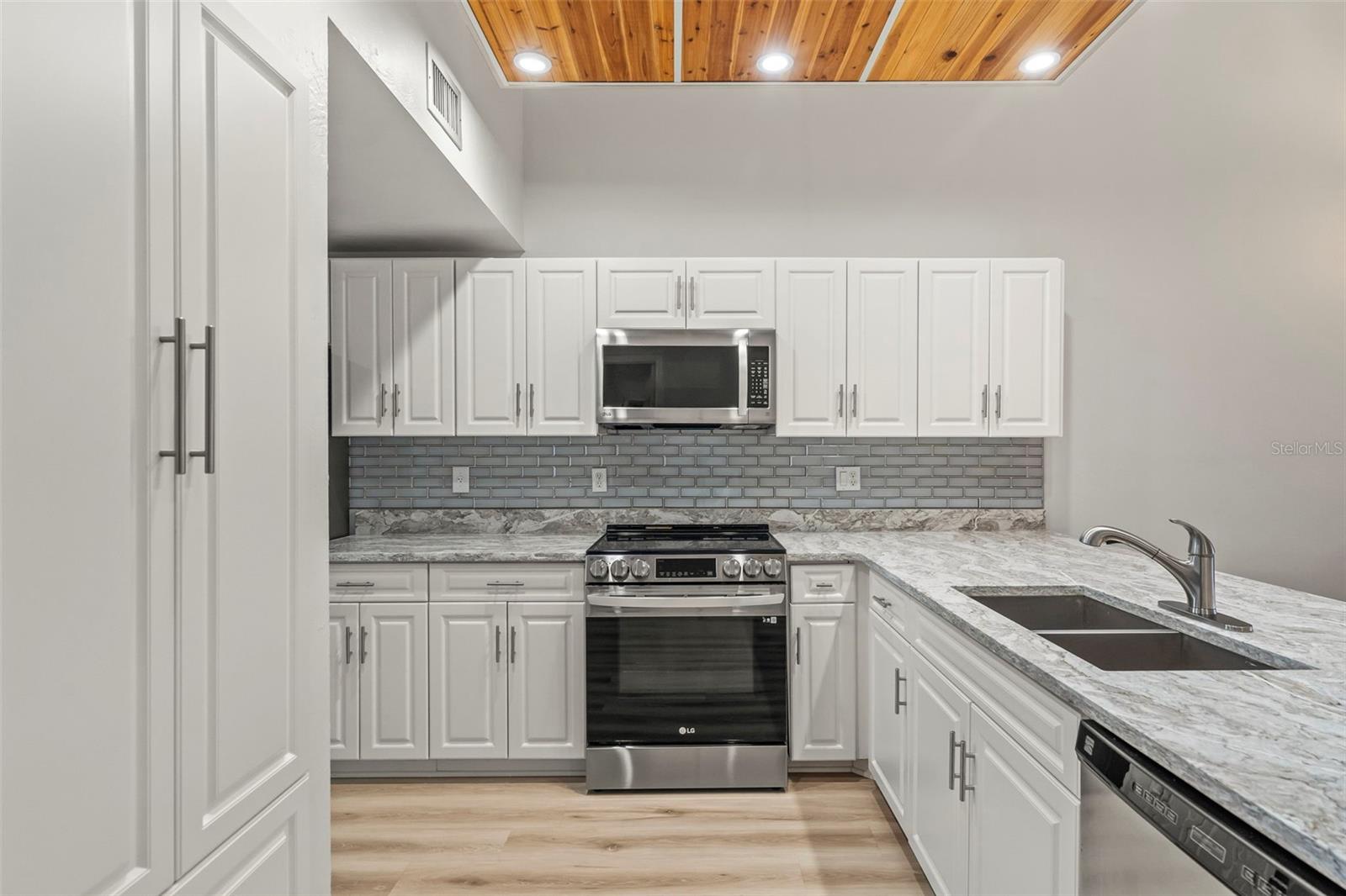 Image 7 of 41 For 6800 Placida Road 280