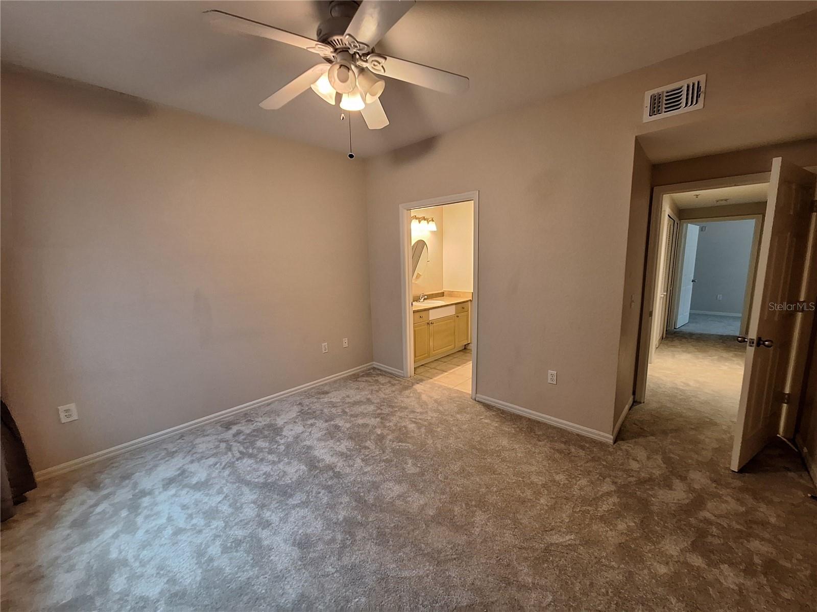 Image 11 of 28 For 5550 Rosehill Road 103