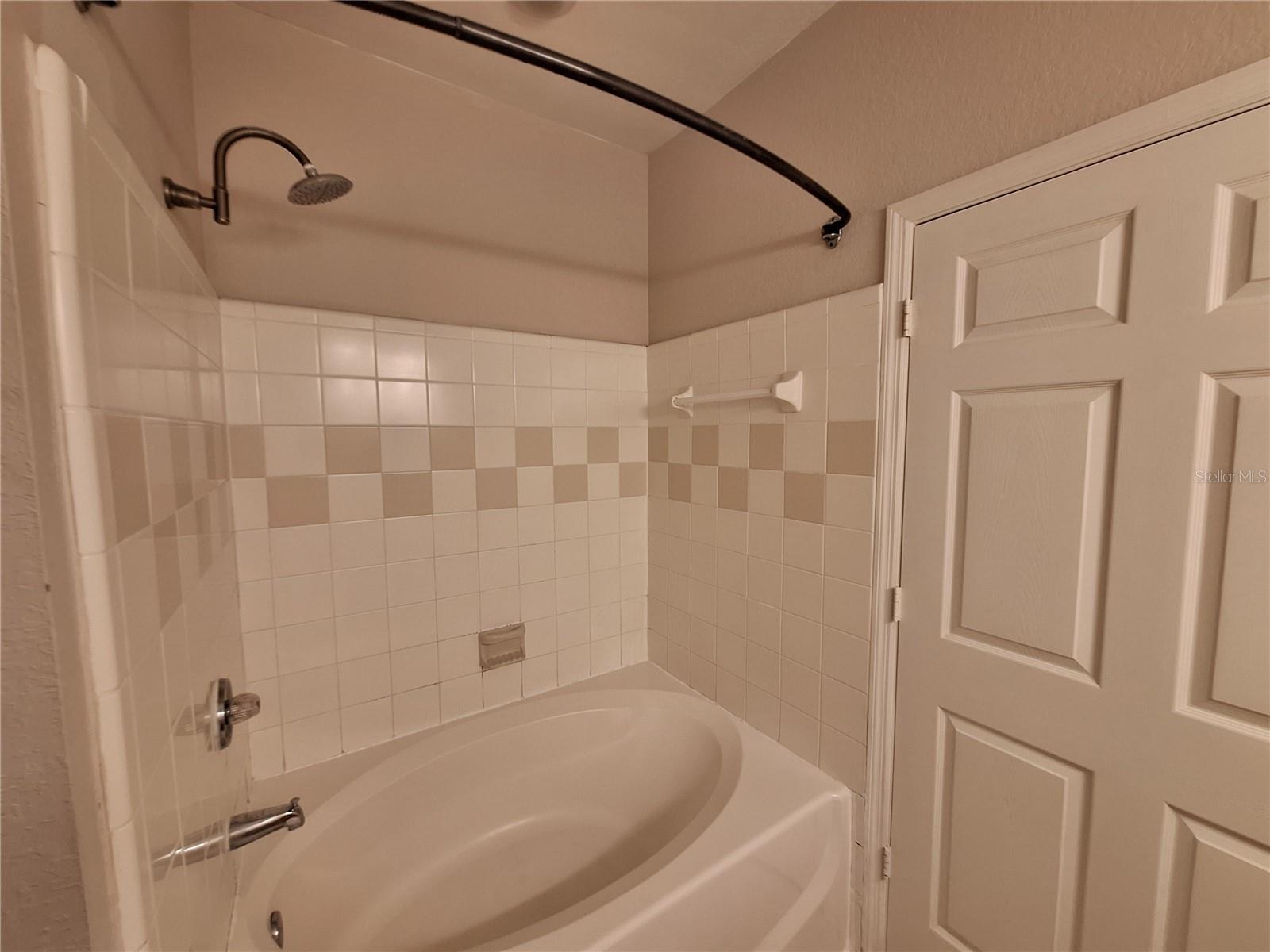 Image 13 of 28 For 5550 Rosehill Road 103