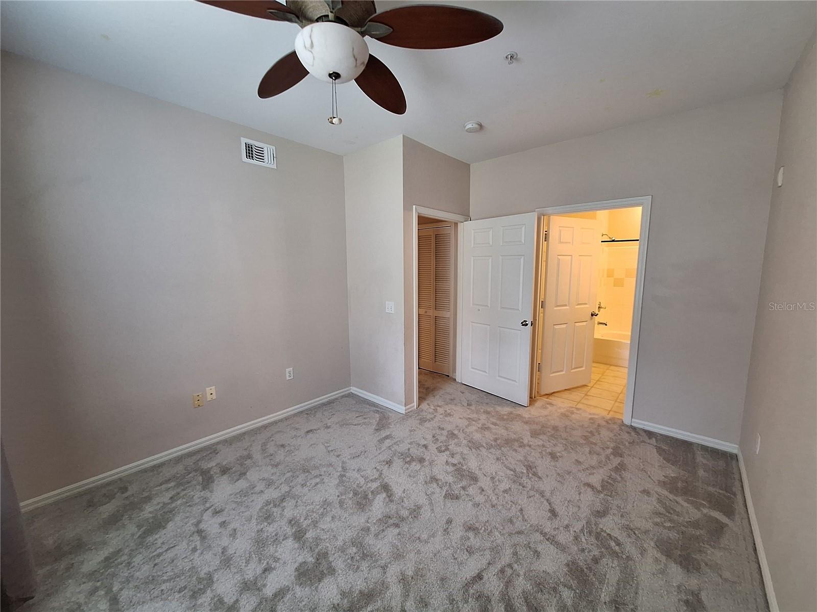 Image 18 of 28 For 5550 Rosehill Road 103