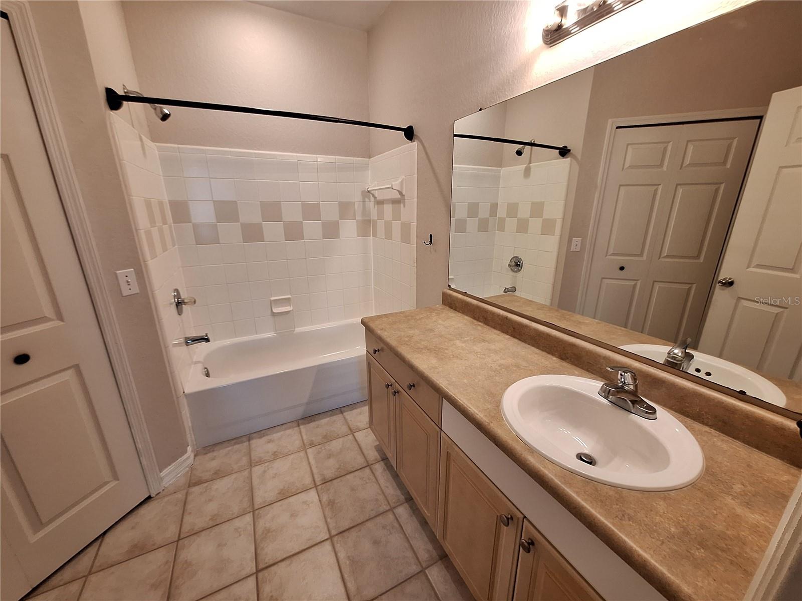 Image 19 of 28 For 5550 Rosehill Road 103