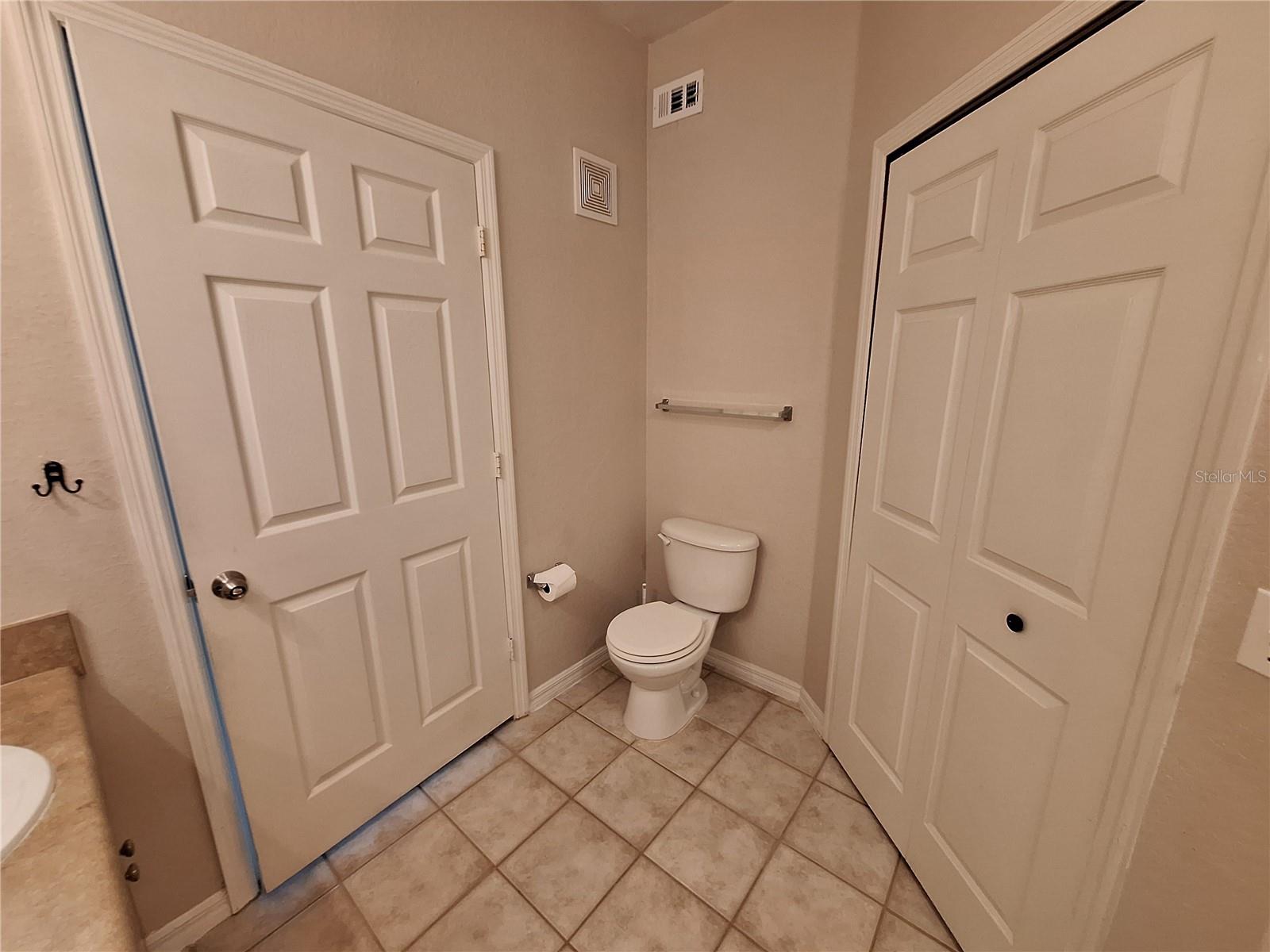Image 20 of 28 For 5550 Rosehill Road 103