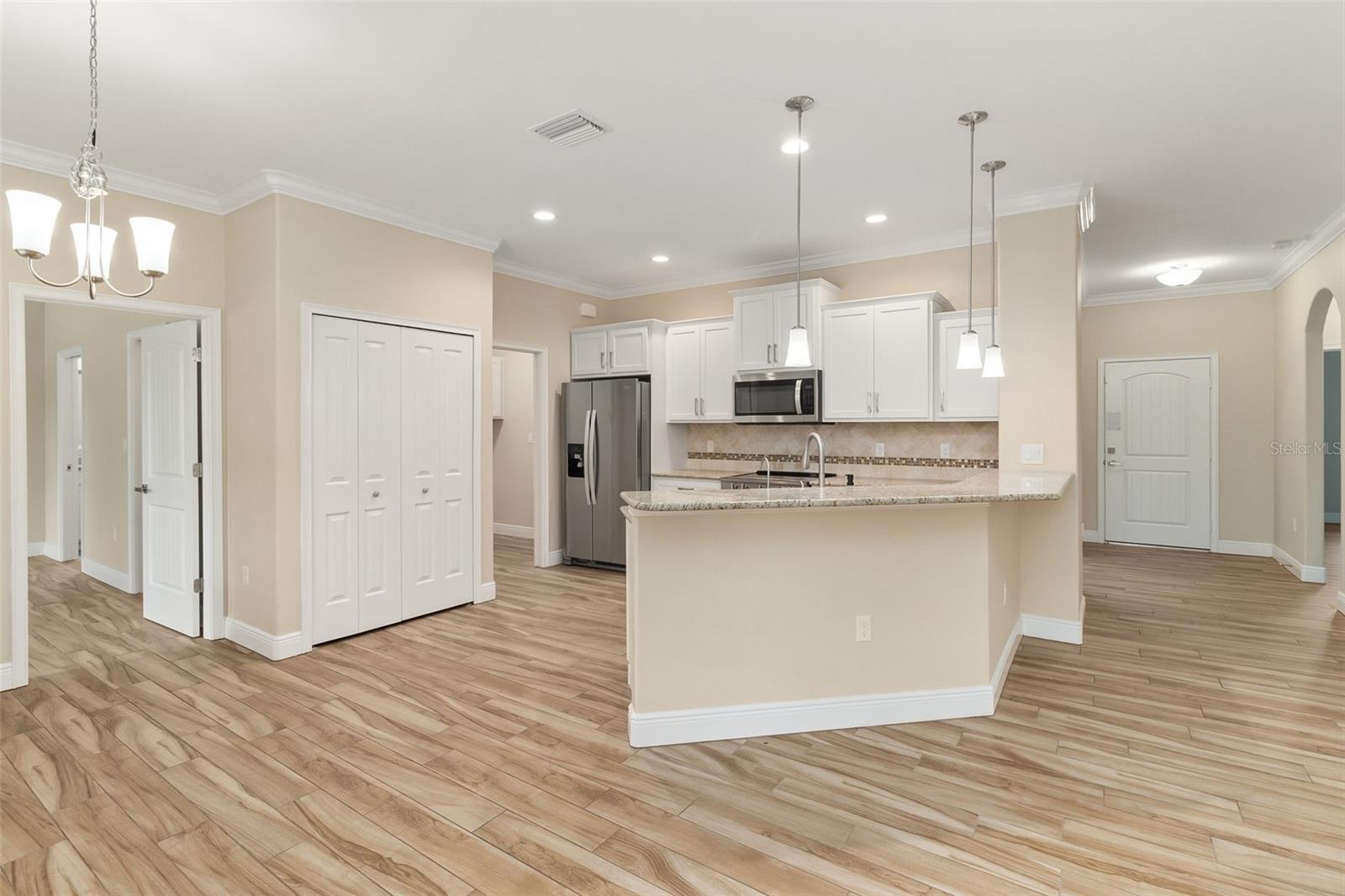 Image 7 of 43 For 2479 Grandview Drive