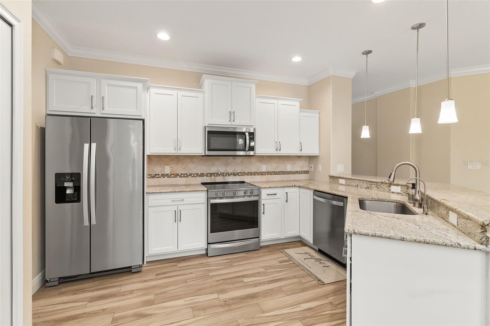 Image 8 of 43 For 2479 Grandview Drive