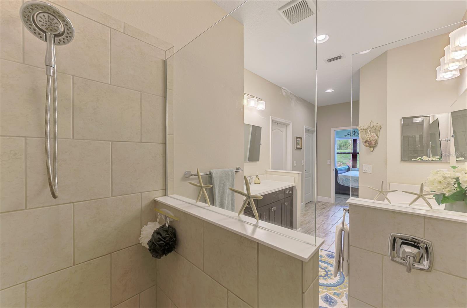 Image 30 of 98 For 11739 Okaloosa Drive