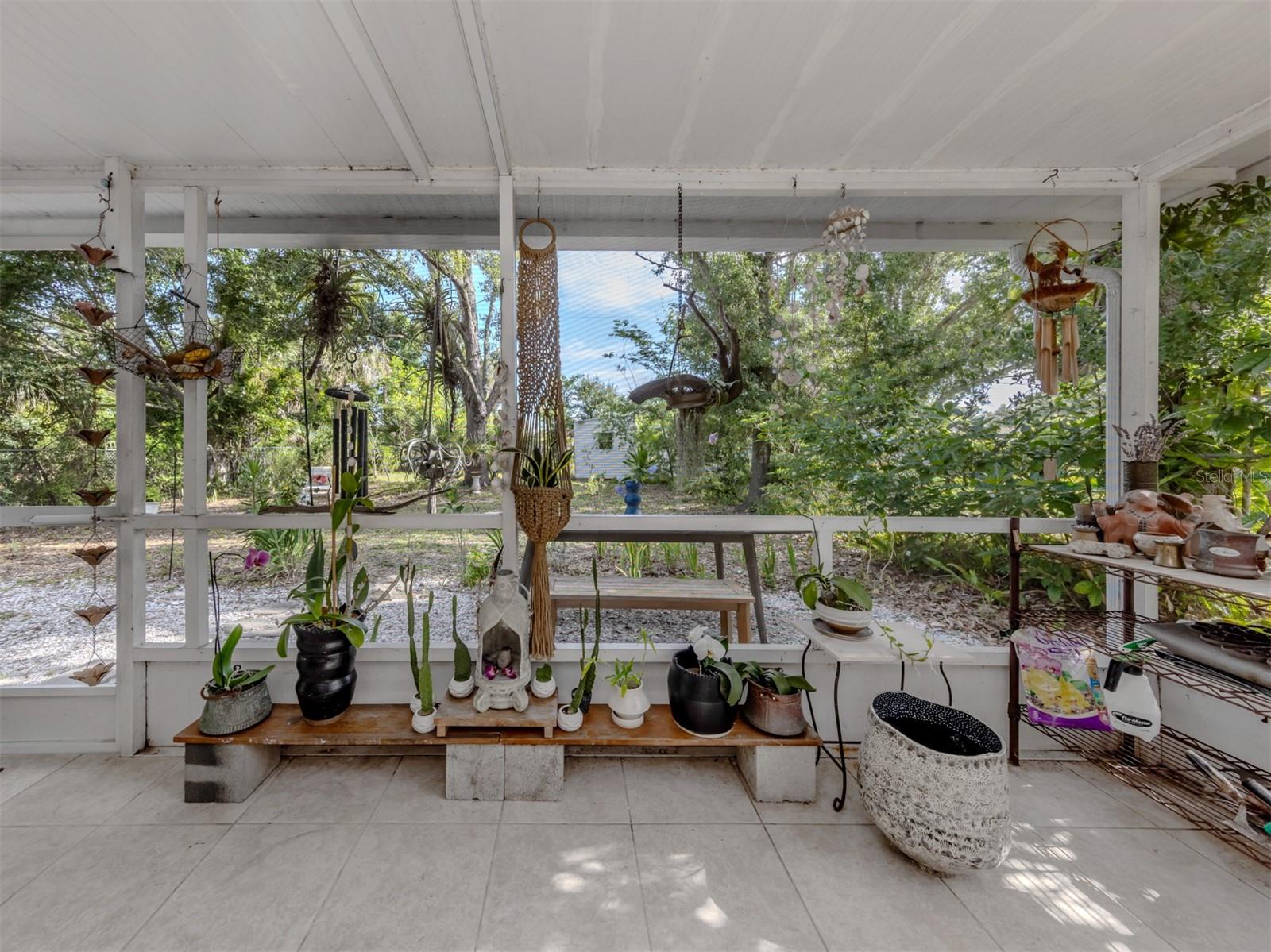 Image 18 of 41 For 829 Groveland Avenue
