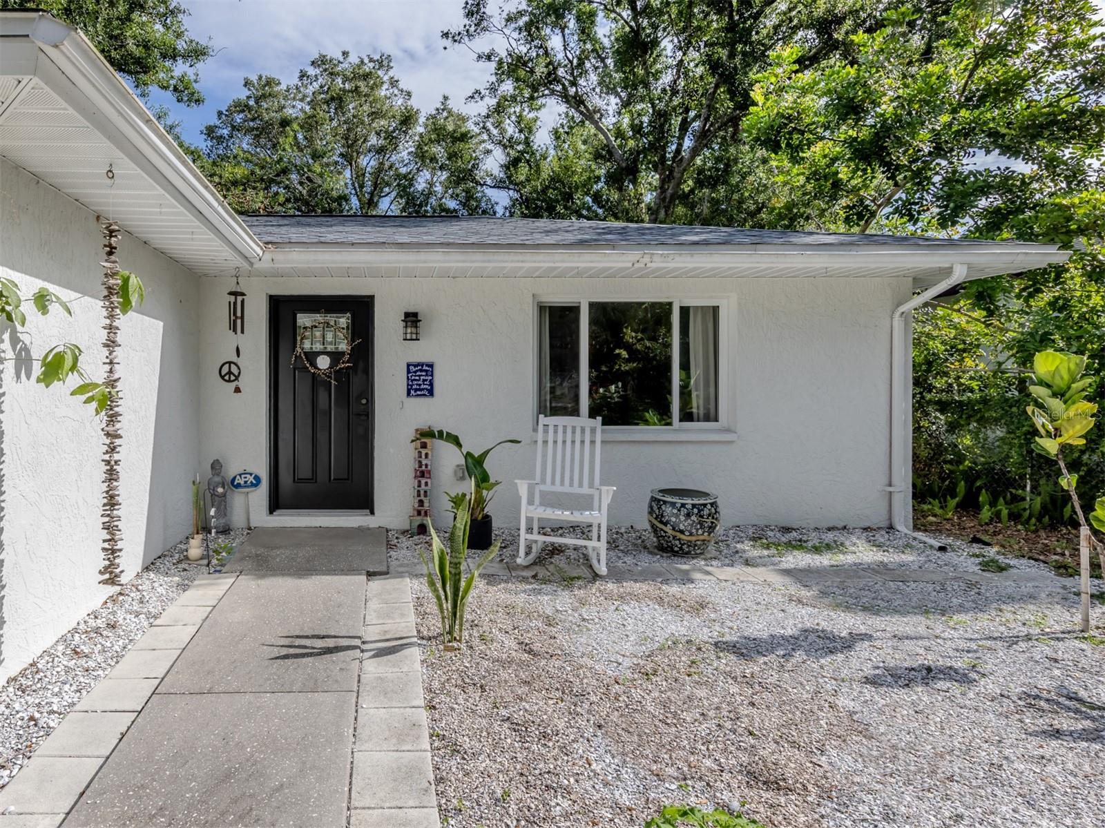 Image 2 of 41 For 829 Groveland Avenue