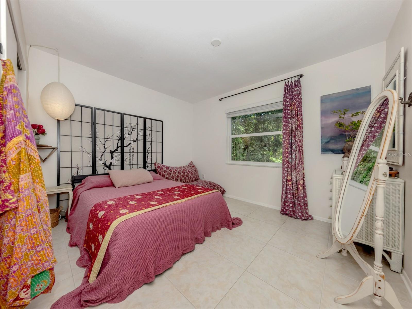 Image 21 of 41 For 829 Groveland Avenue