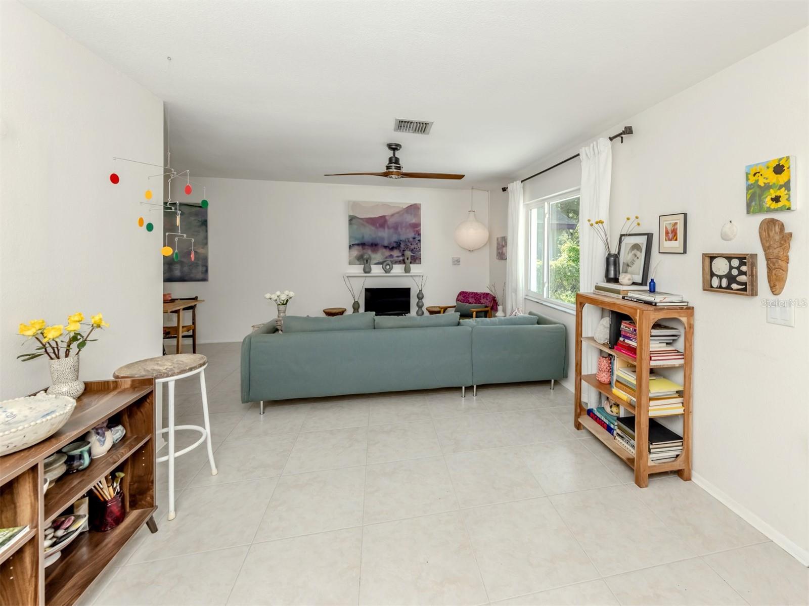 Image 4 of 41 For 829 Groveland Avenue