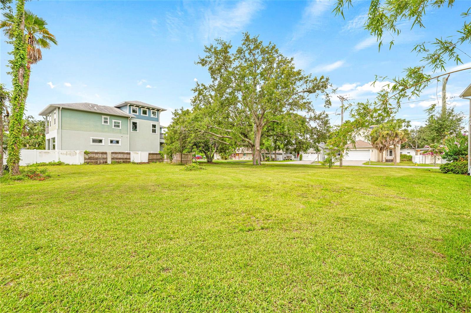Image 11 of 13 For 7212 Mascotte Street