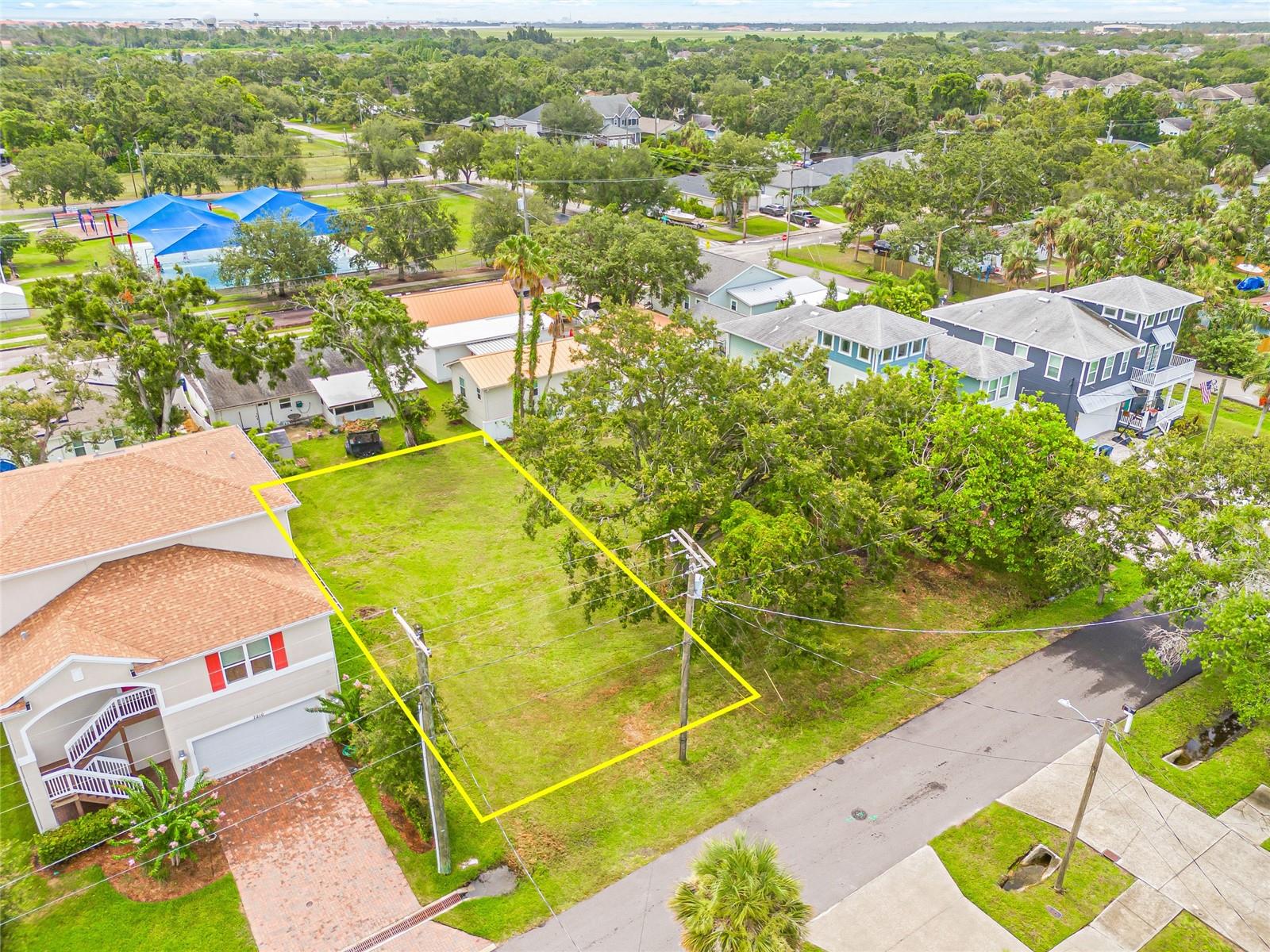 Image 4 of 13 For 7212 Mascotte Street