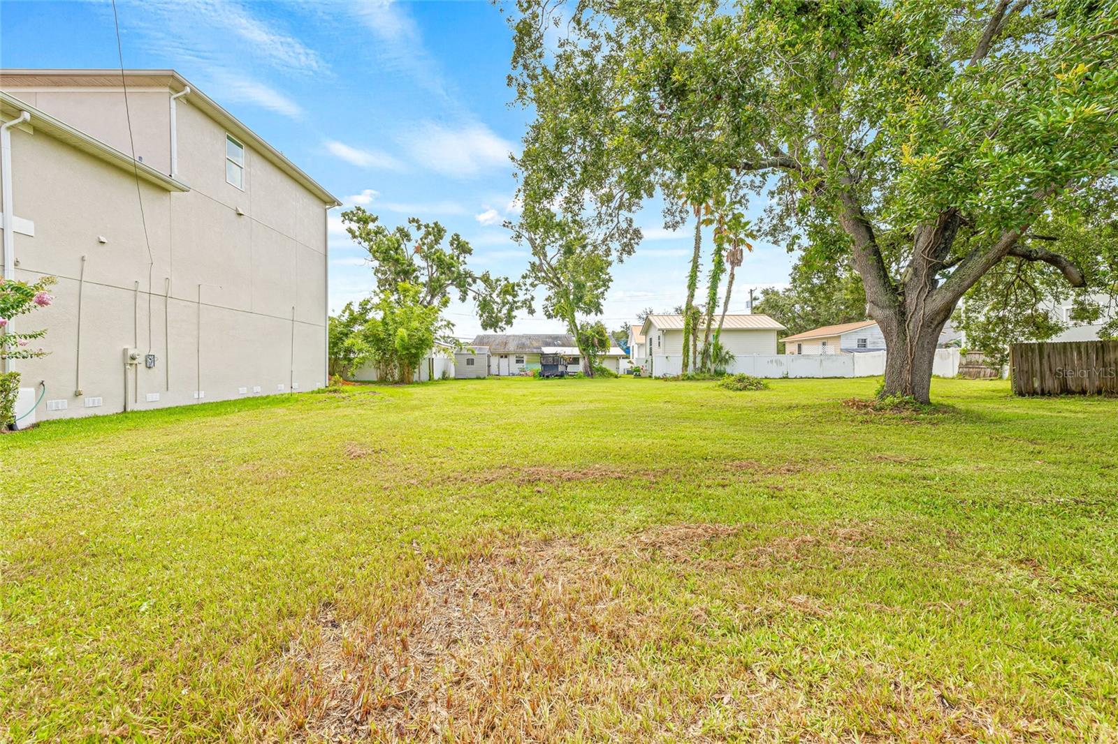 Image 8 of 13 For 7212 Mascotte Street