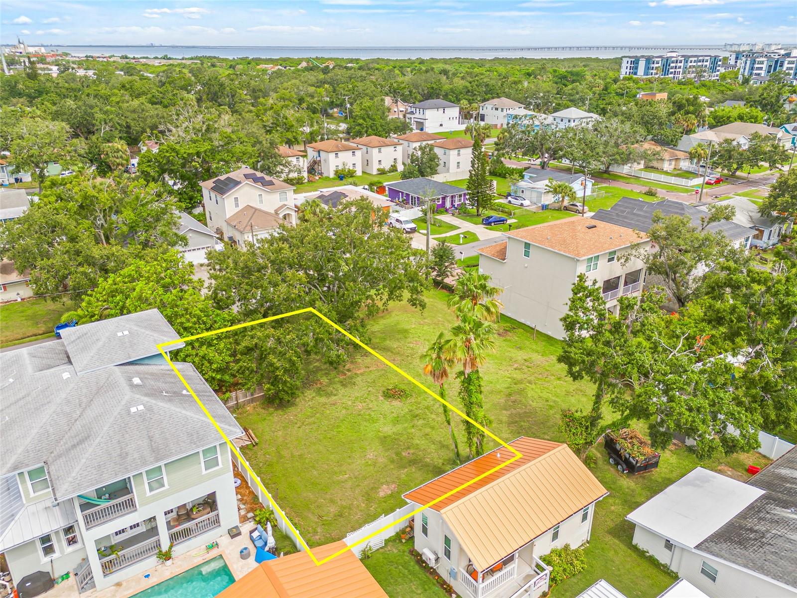 Image 4 of 11 For 7218 Mascotte Street