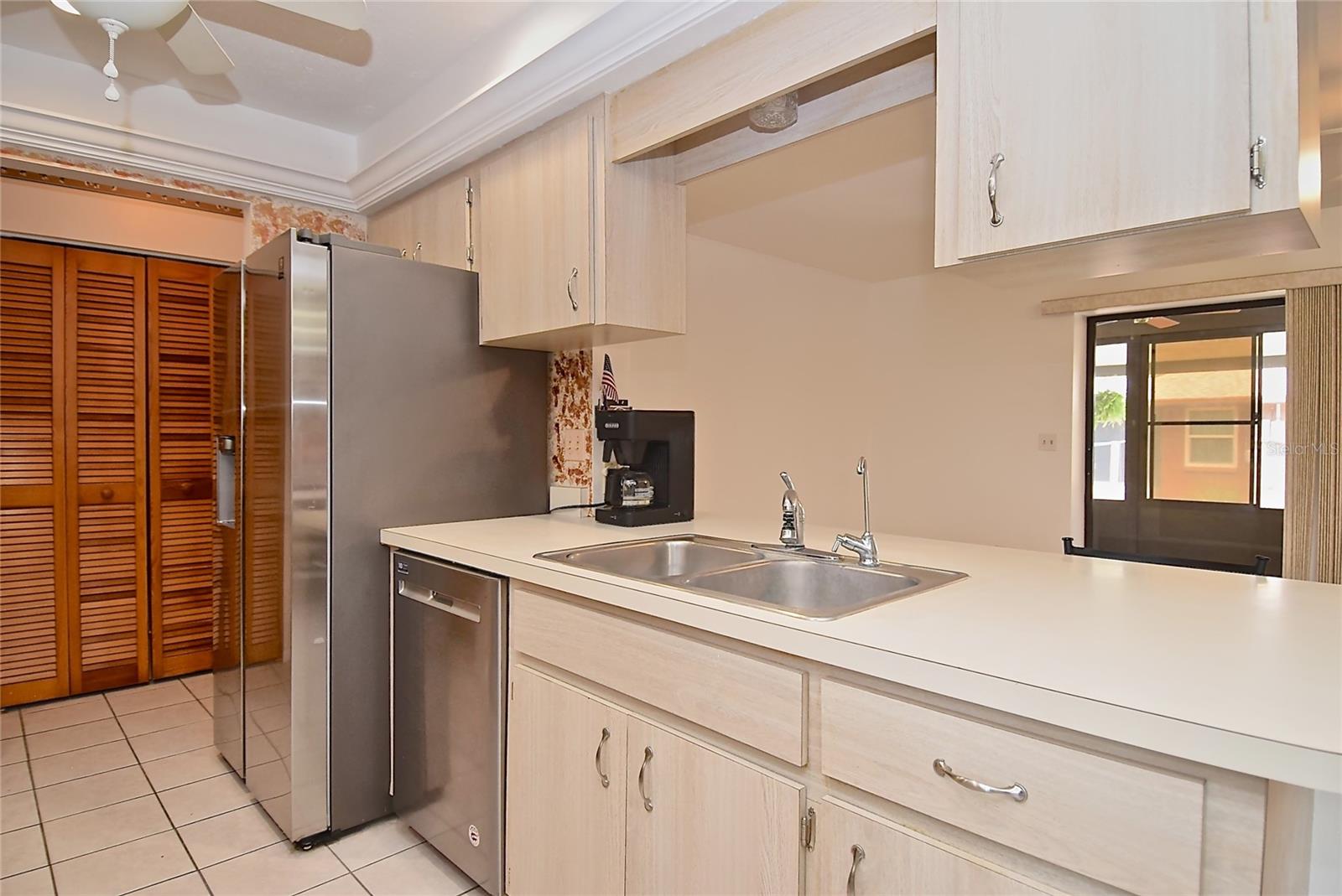 Image 11 of 34 For 1290 Leeward Road
