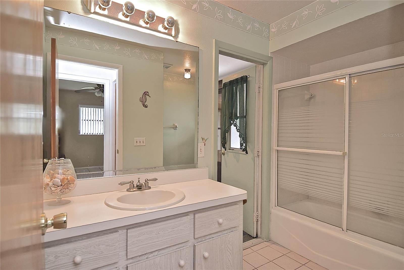 Image 18 of 34 For 1290 Leeward Road