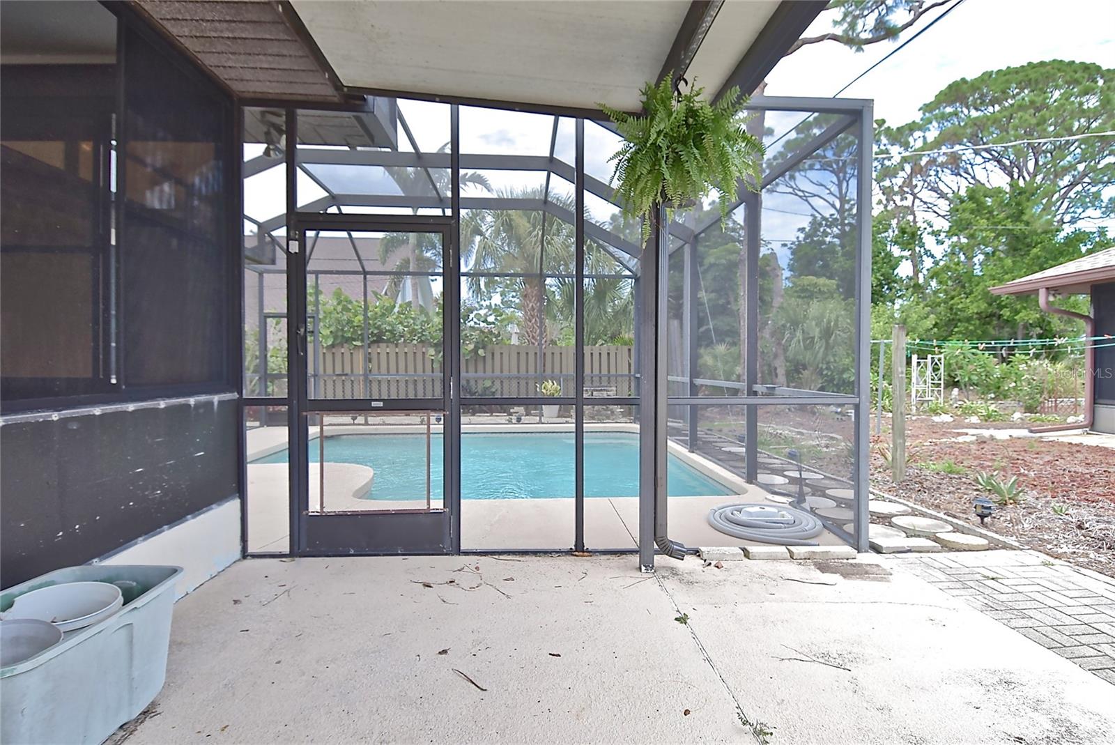 Image 21 of 34 For 1290 Leeward Road