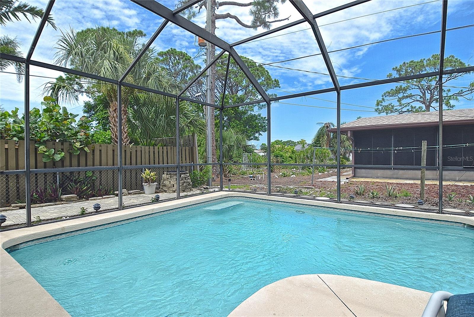 Image 5 of 34 For 1290 Leeward Road