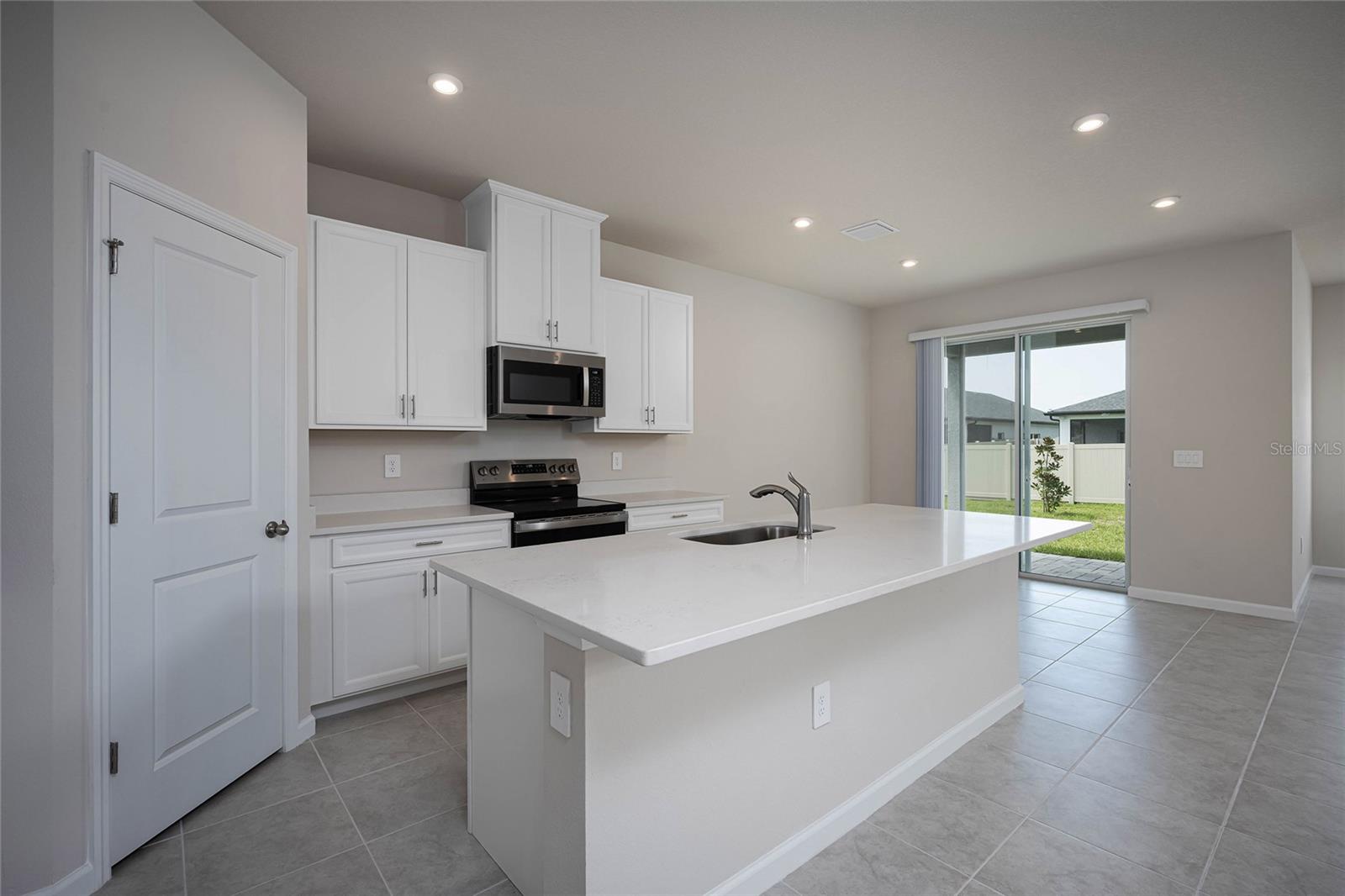 Image 18 of 42 For 16873 Castoro Drive