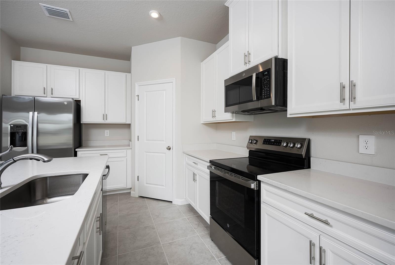 Image 20 of 42 For 16873 Castoro Drive