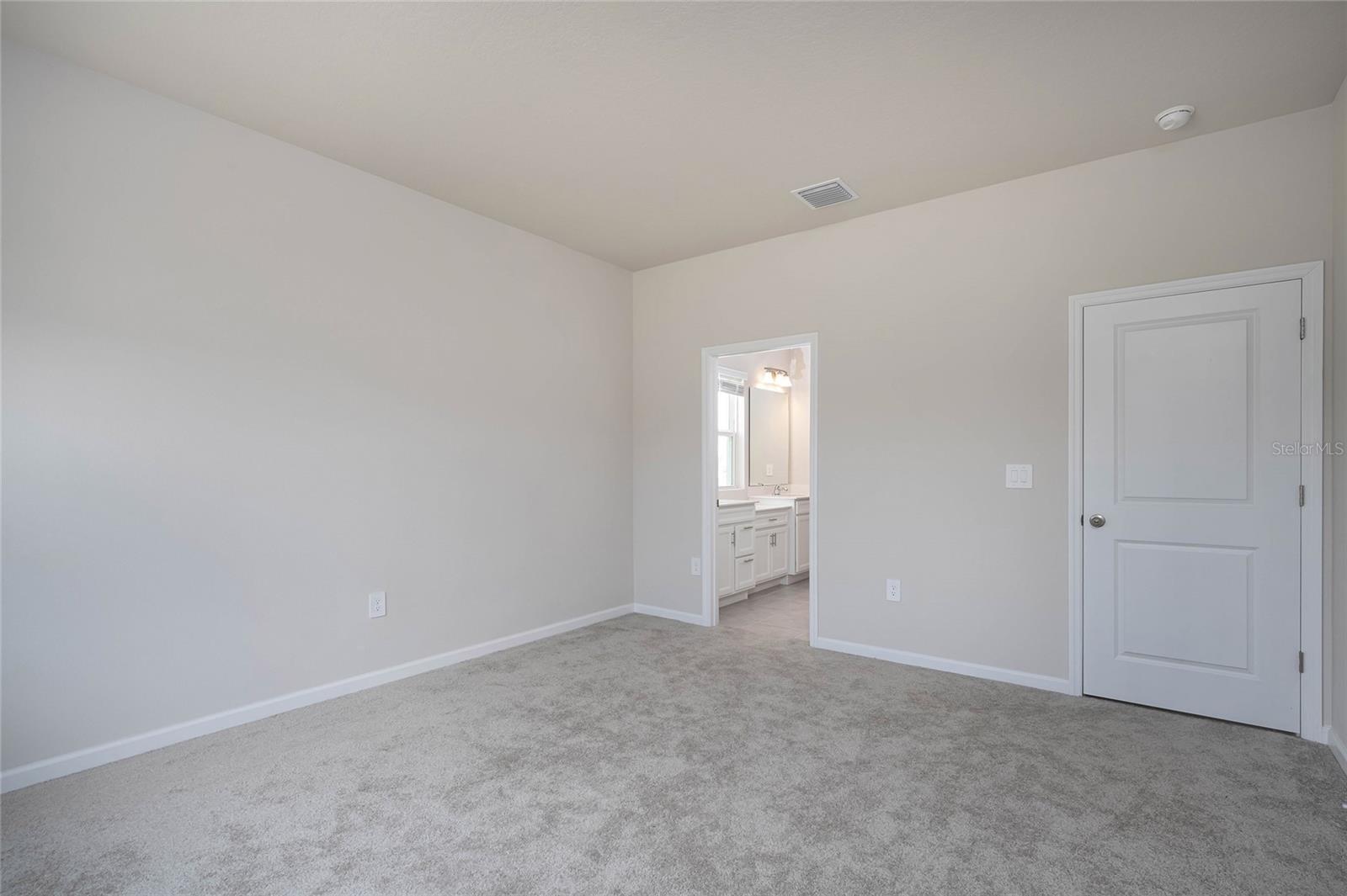 Image 32 of 42 For 16873 Castoro Drive
