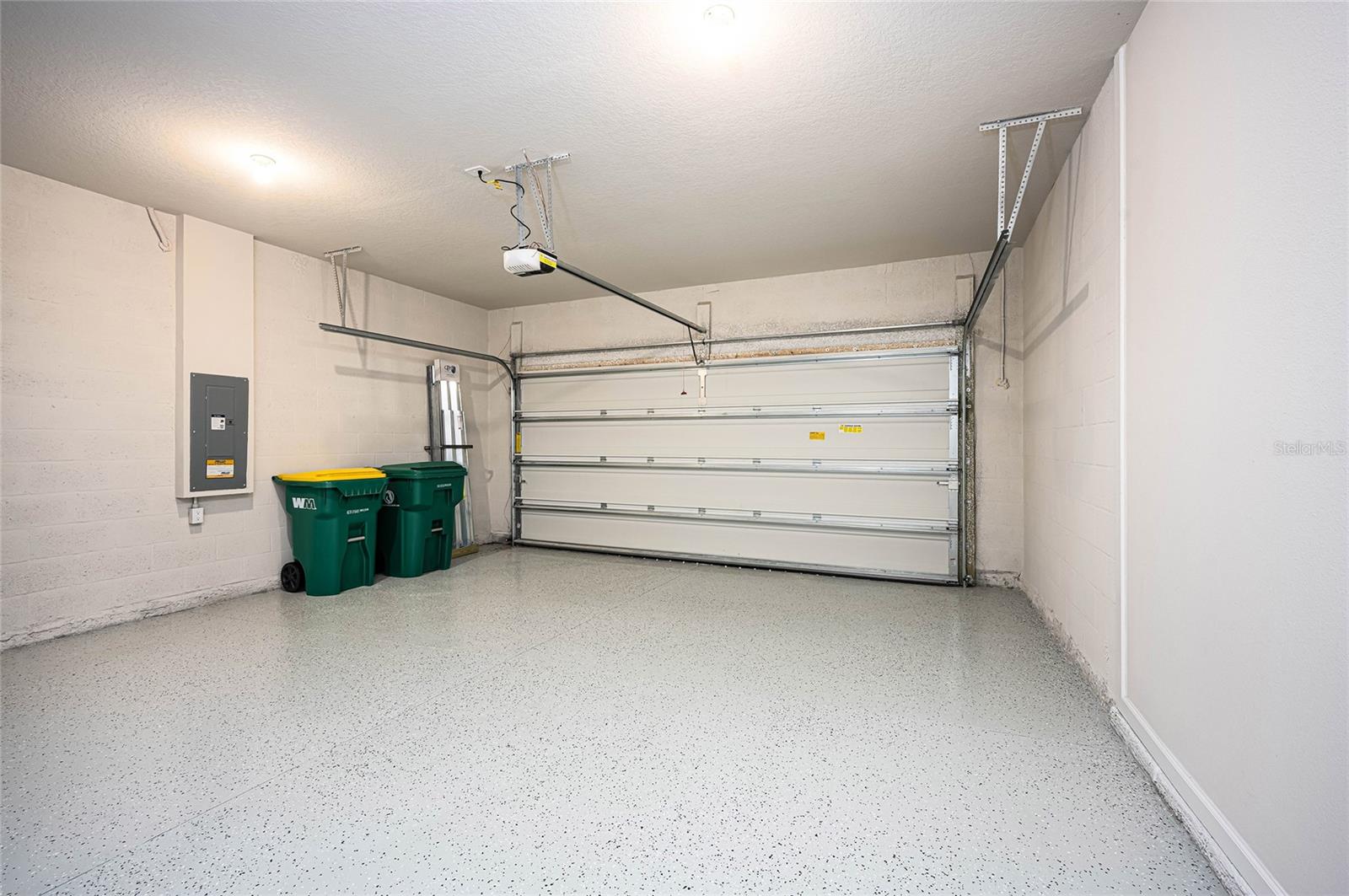 Image 38 of 42 For 16873 Castoro Drive
