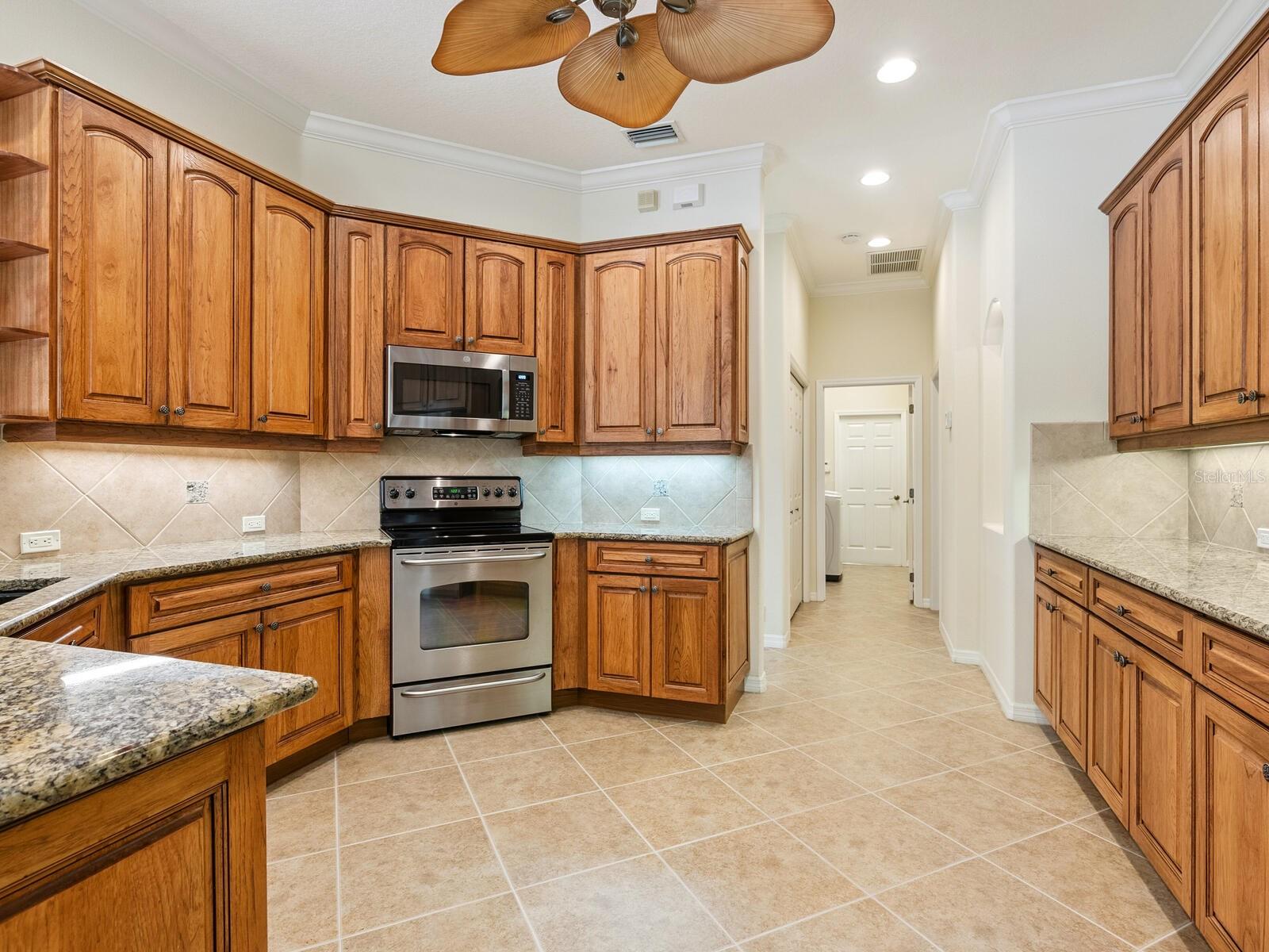Image 15 of 38 For 1335 Tuscany Boulevard