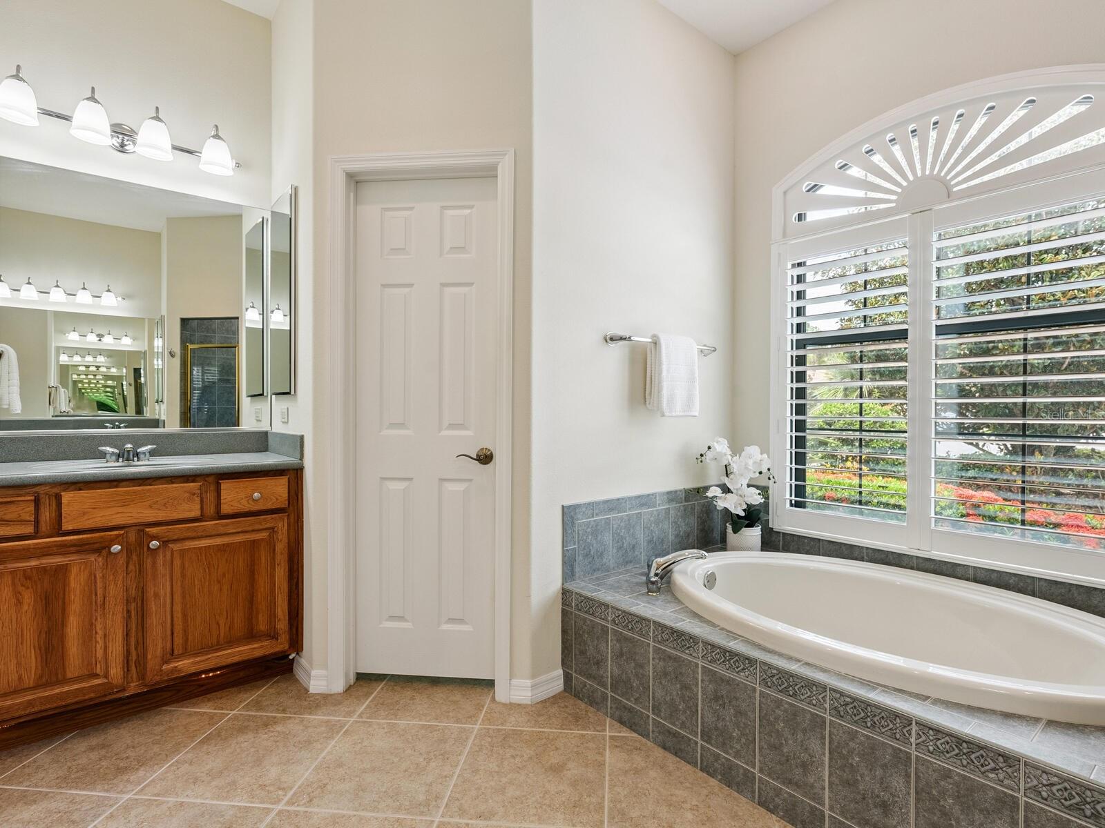 Image 21 of 38 For 1335 Tuscany Boulevard
