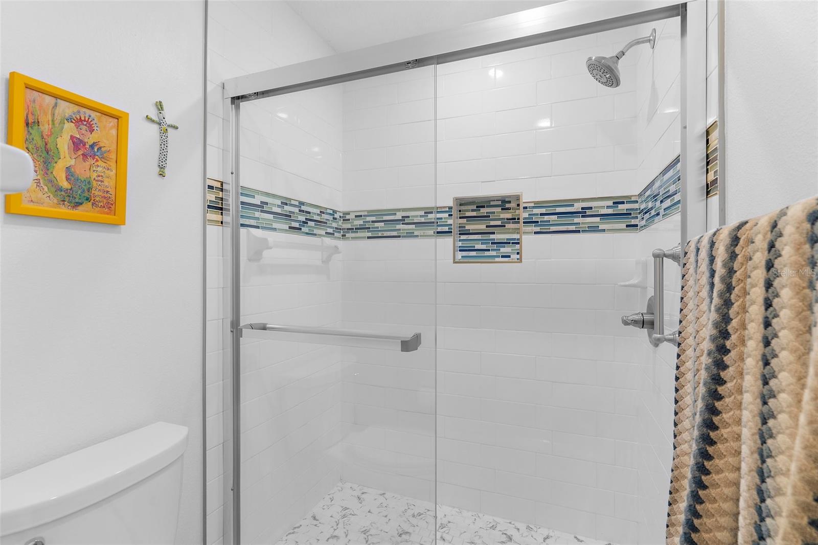 Image 18 of 38 For 340 Three Lakes Lane F