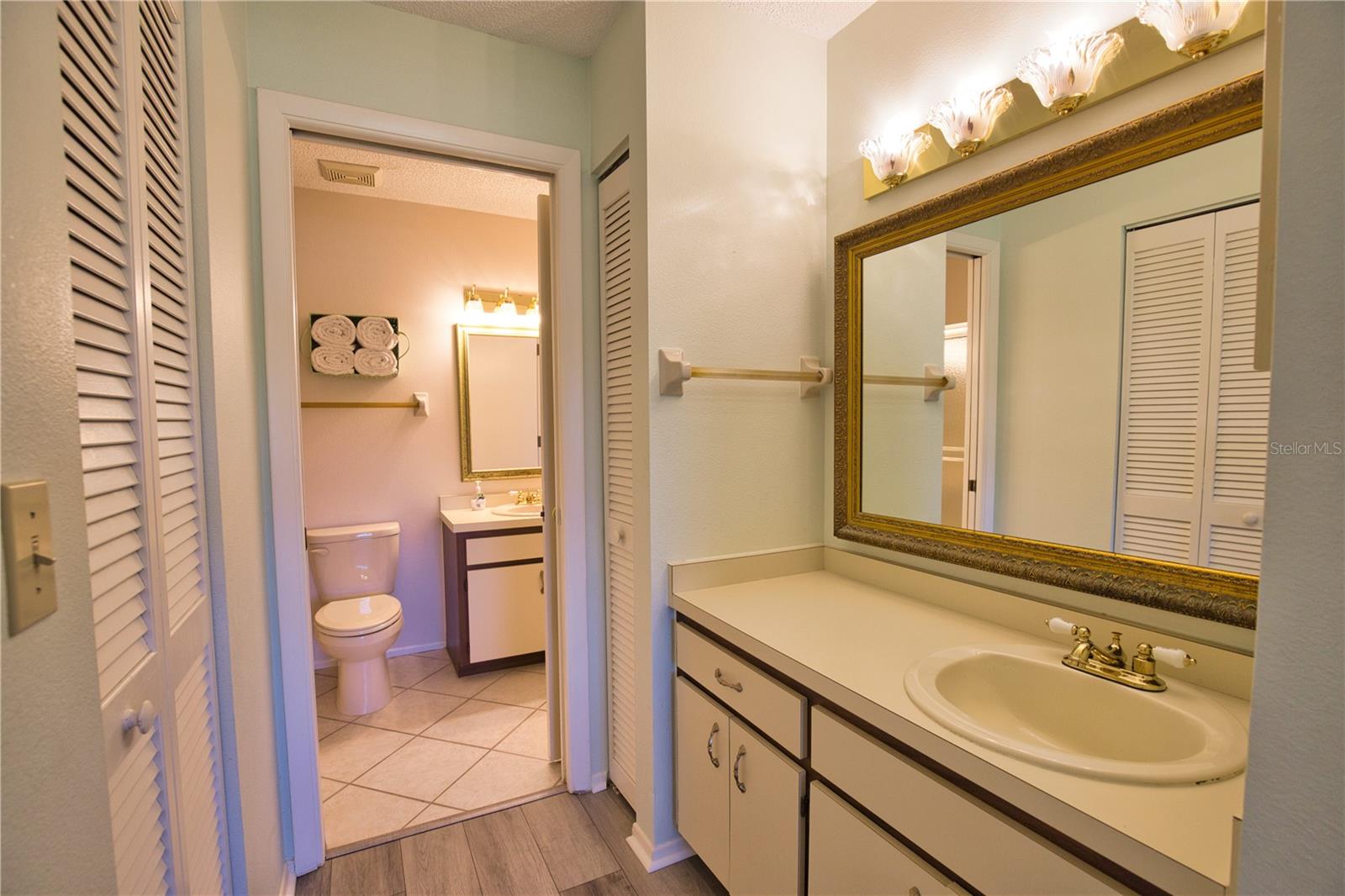 Image 14 of 21 For 927 Capri Isles Boulevard 8