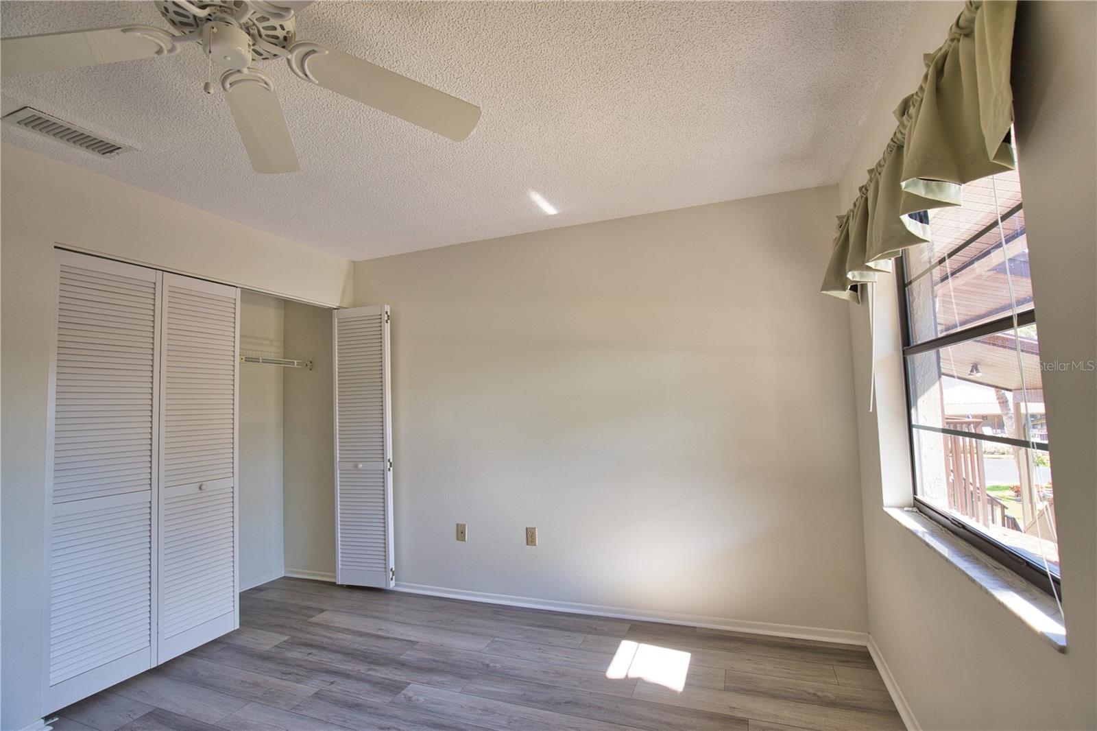 Image 19 of 21 For 927 Capri Isles Boulevard 8