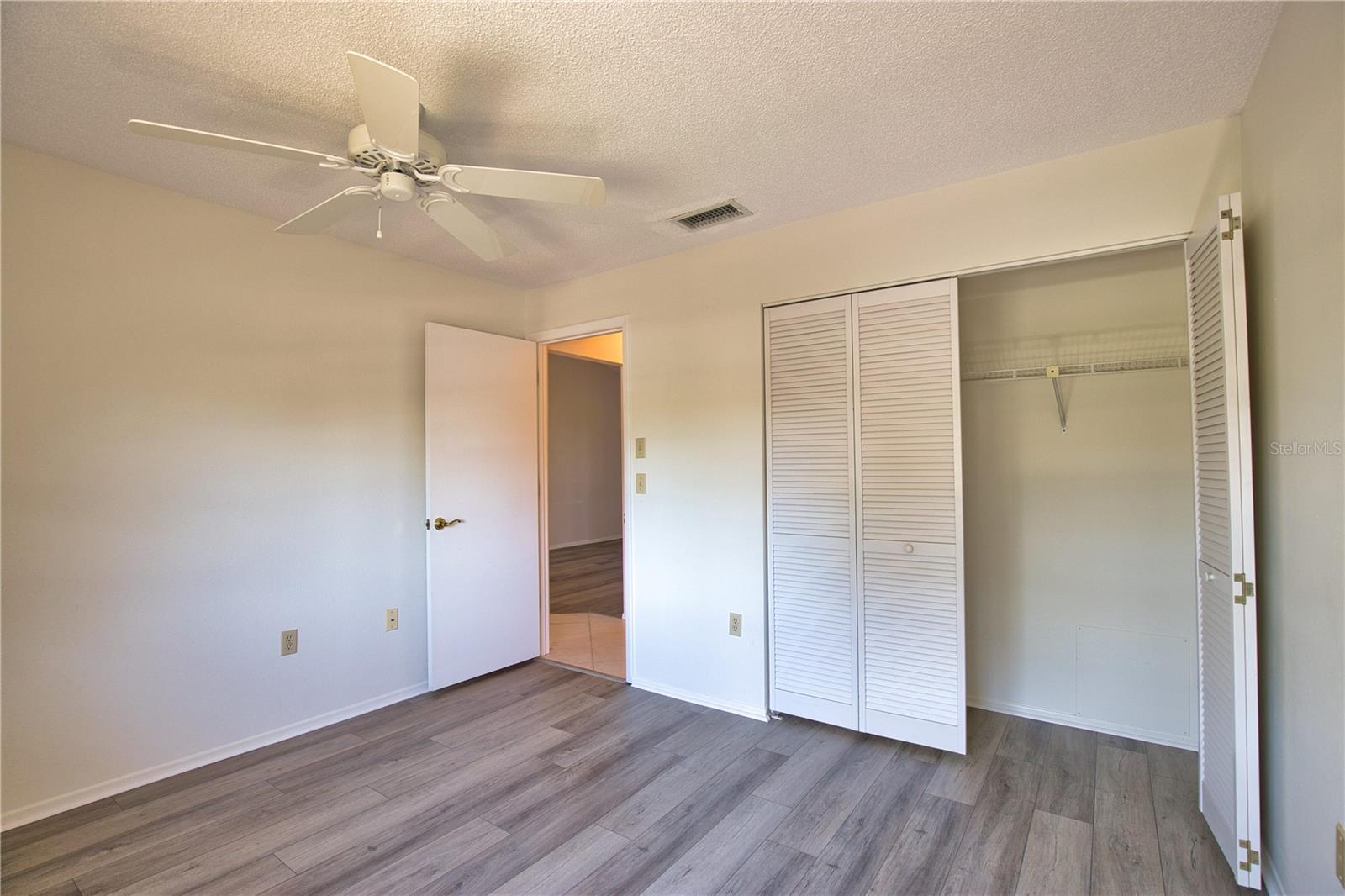 Image 20 of 21 For 927 Capri Isles Boulevard 8