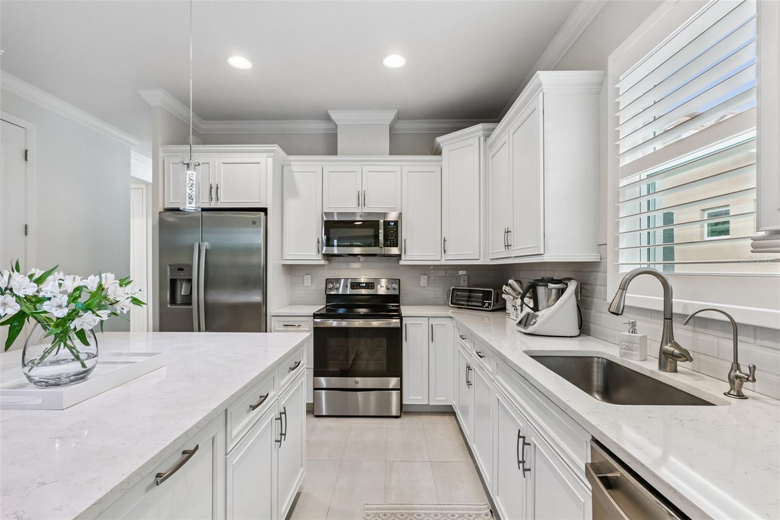 Image 10 of 36 For 121 Colebrook Court